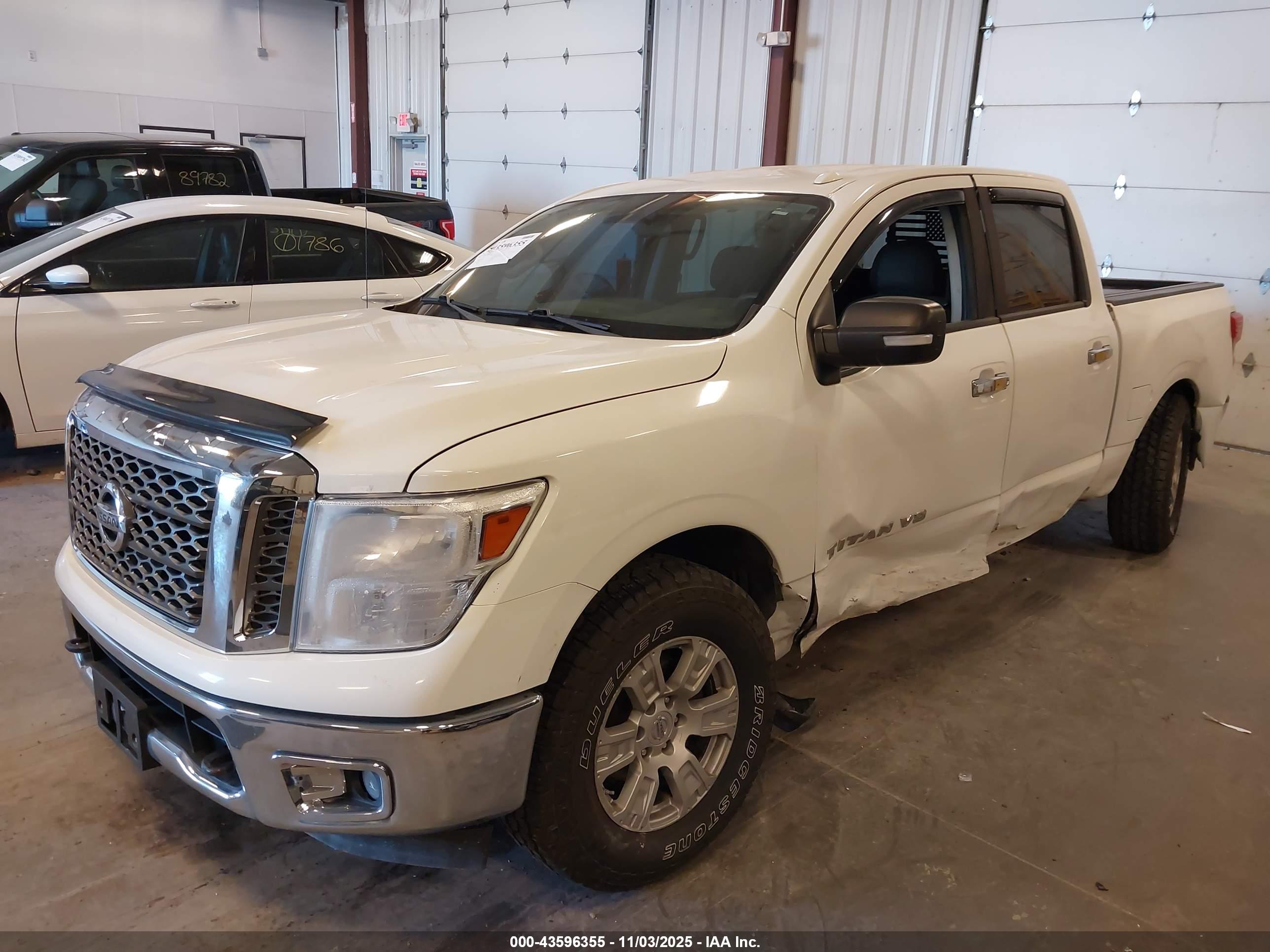 NISSAN TITAN image 2