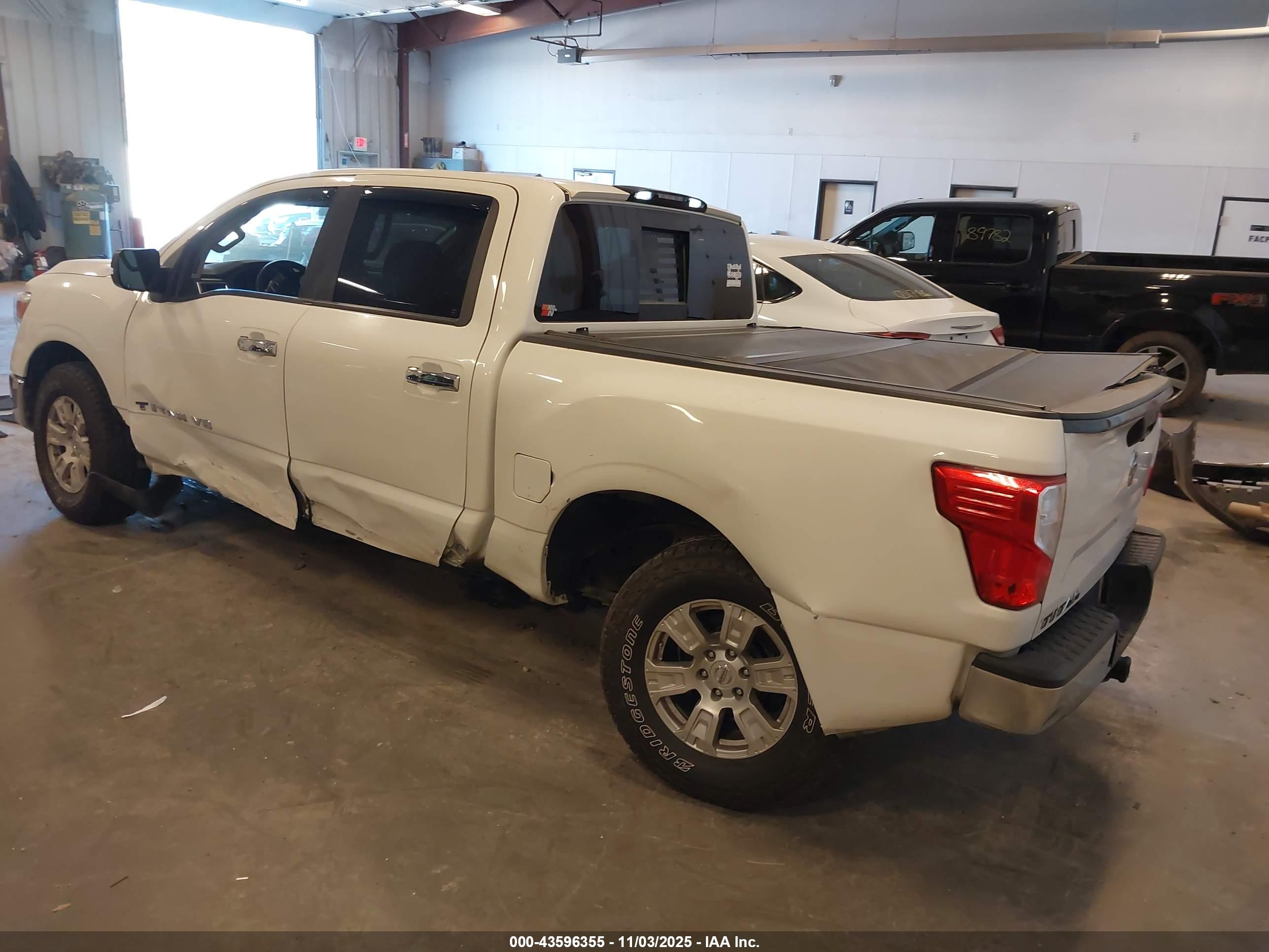 NISSAN TITAN image 3