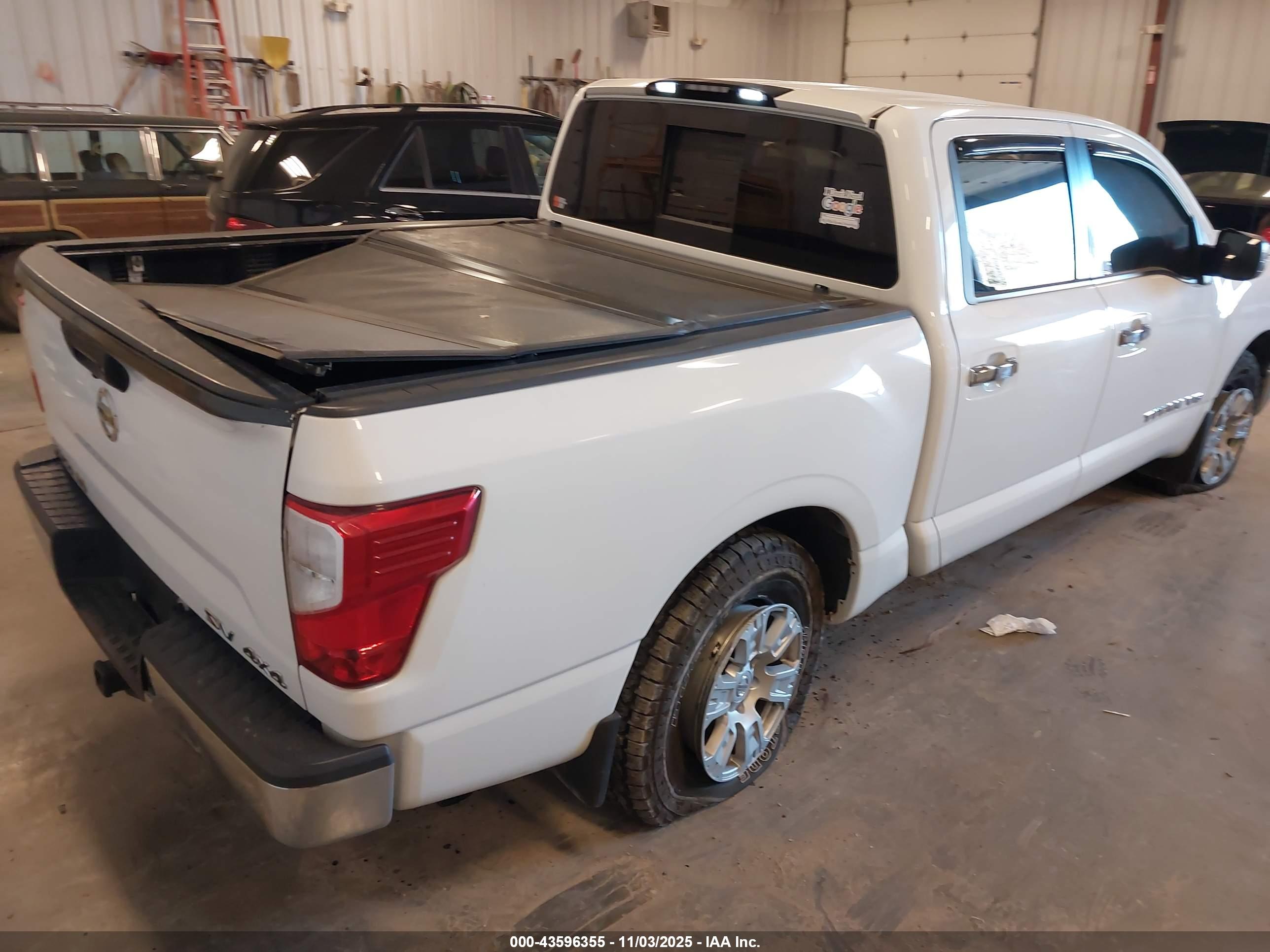 NISSAN TITAN image 4