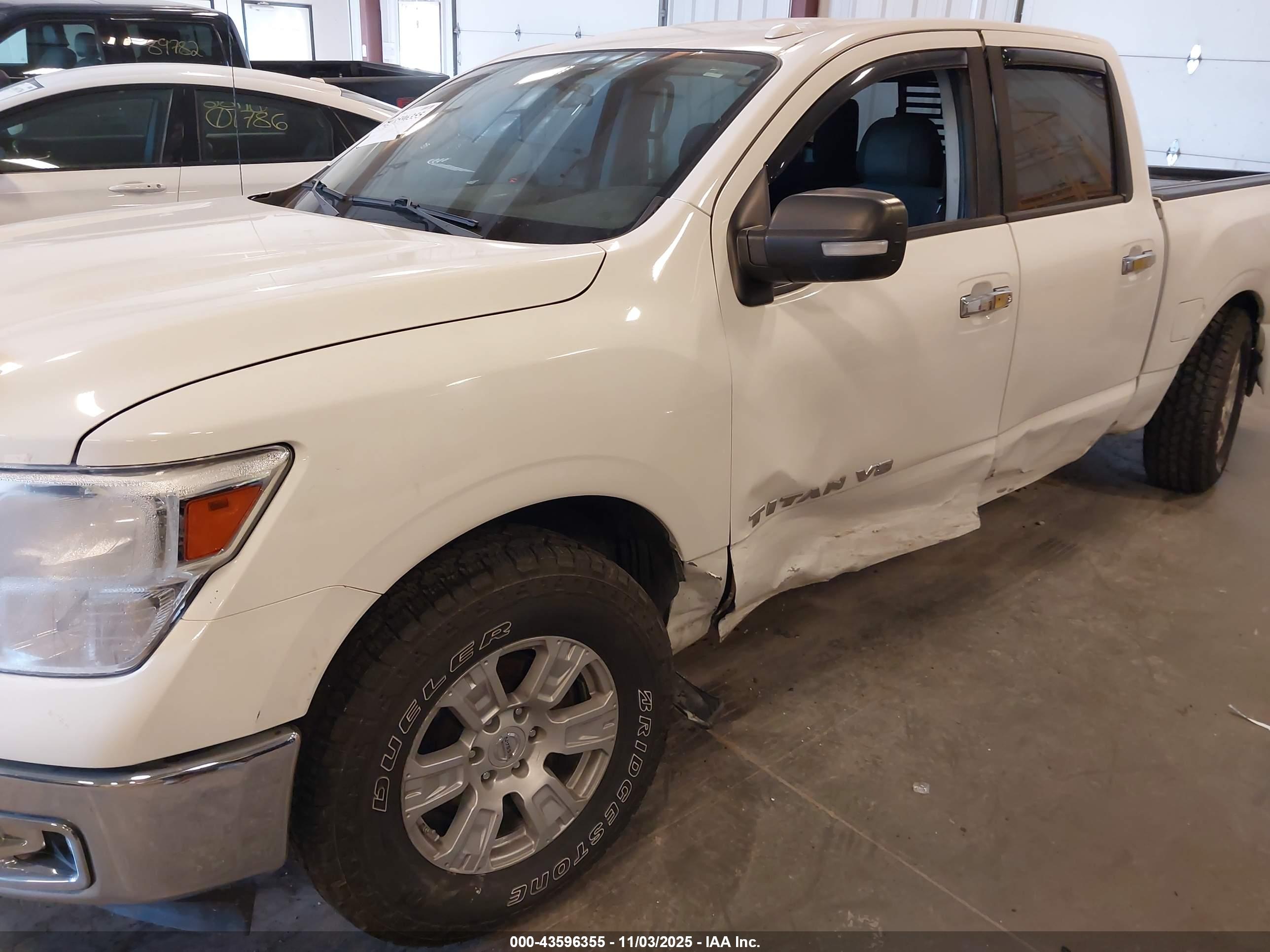 NISSAN TITAN image 6