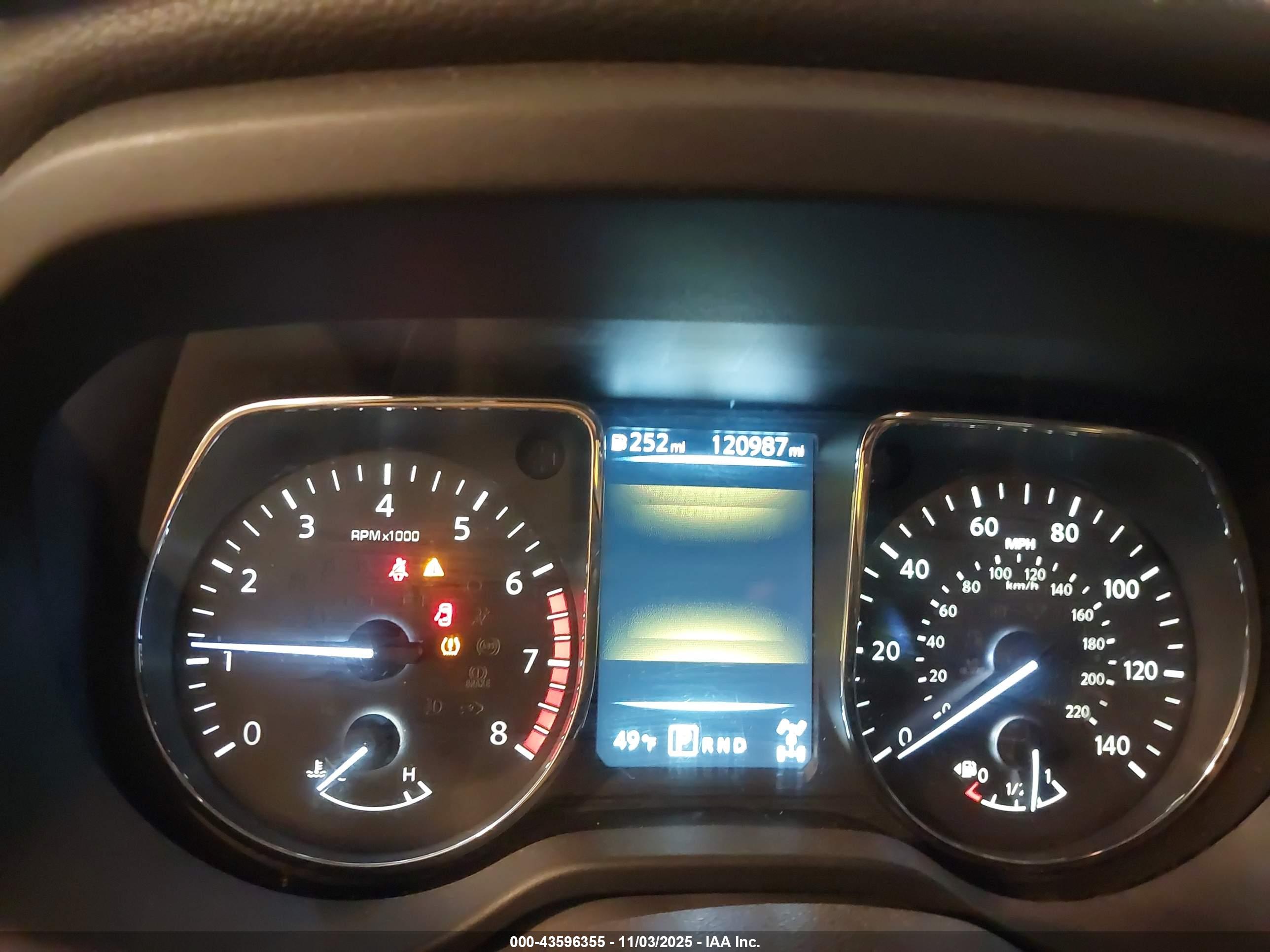 NISSAN TITAN image 7