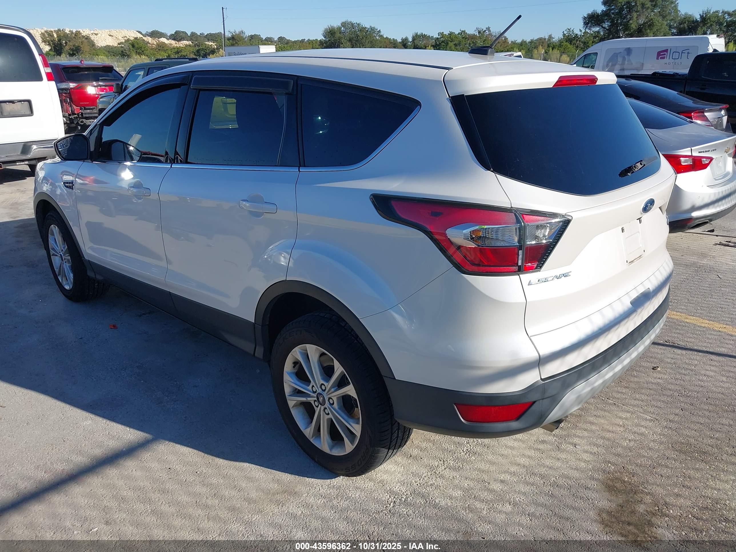 FORD ESCAPE image 3