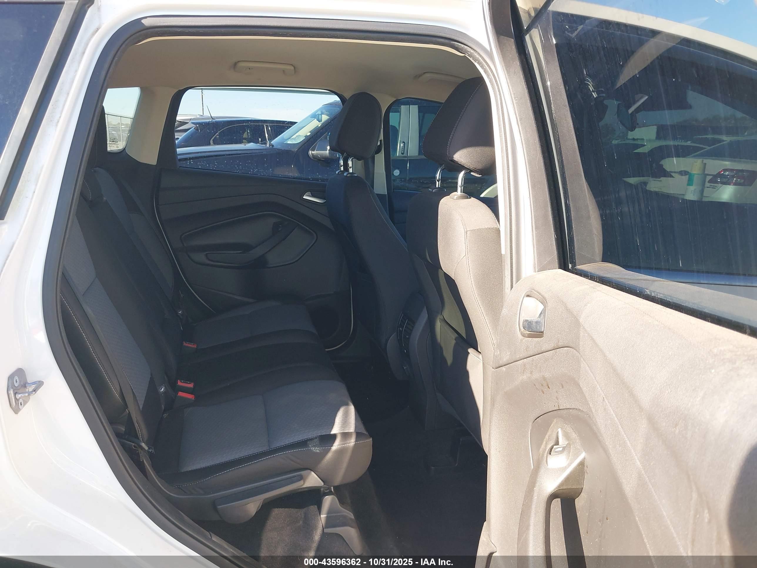 FORD ESCAPE image 8