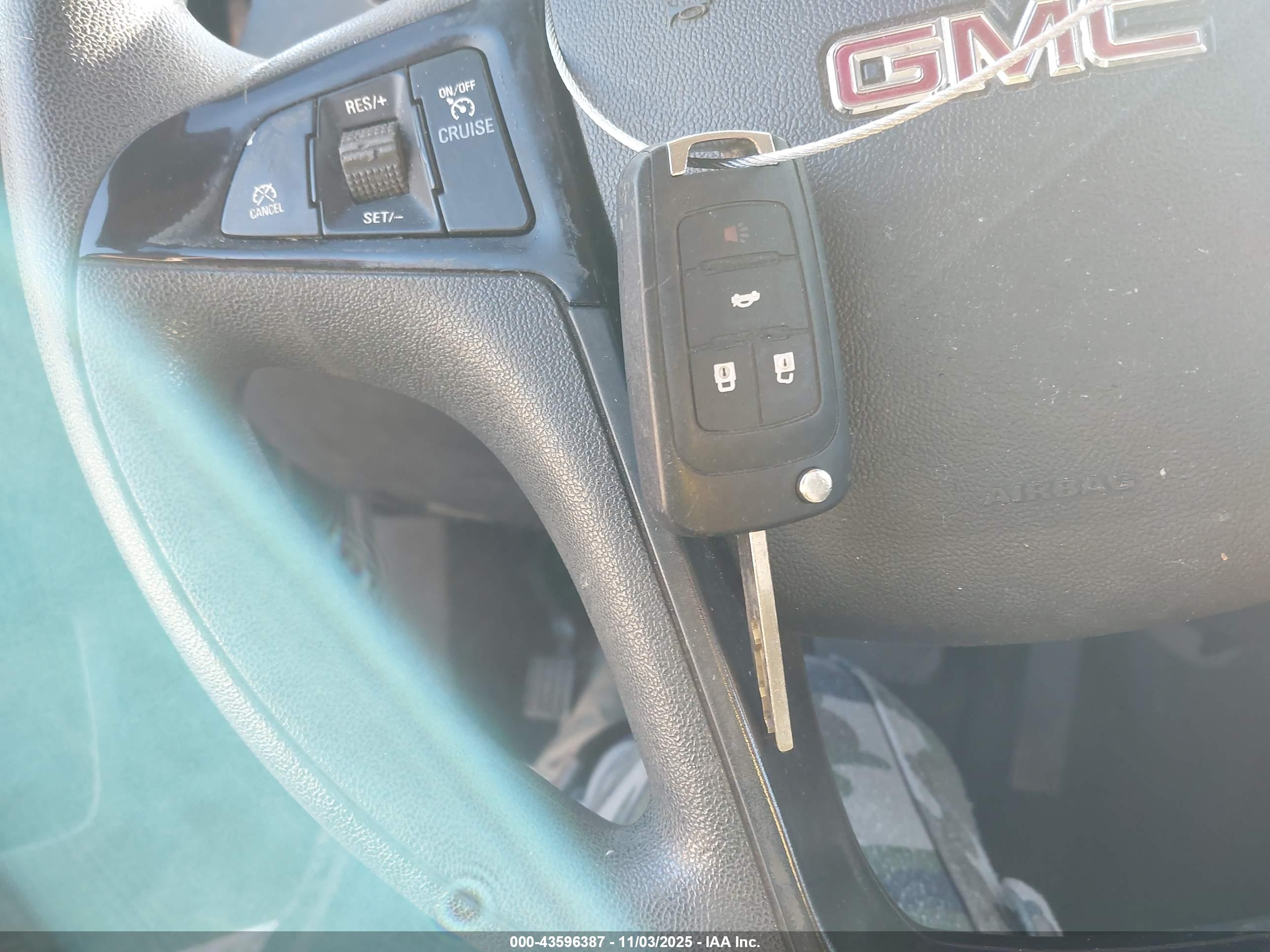 GMC TERRAIN image 11