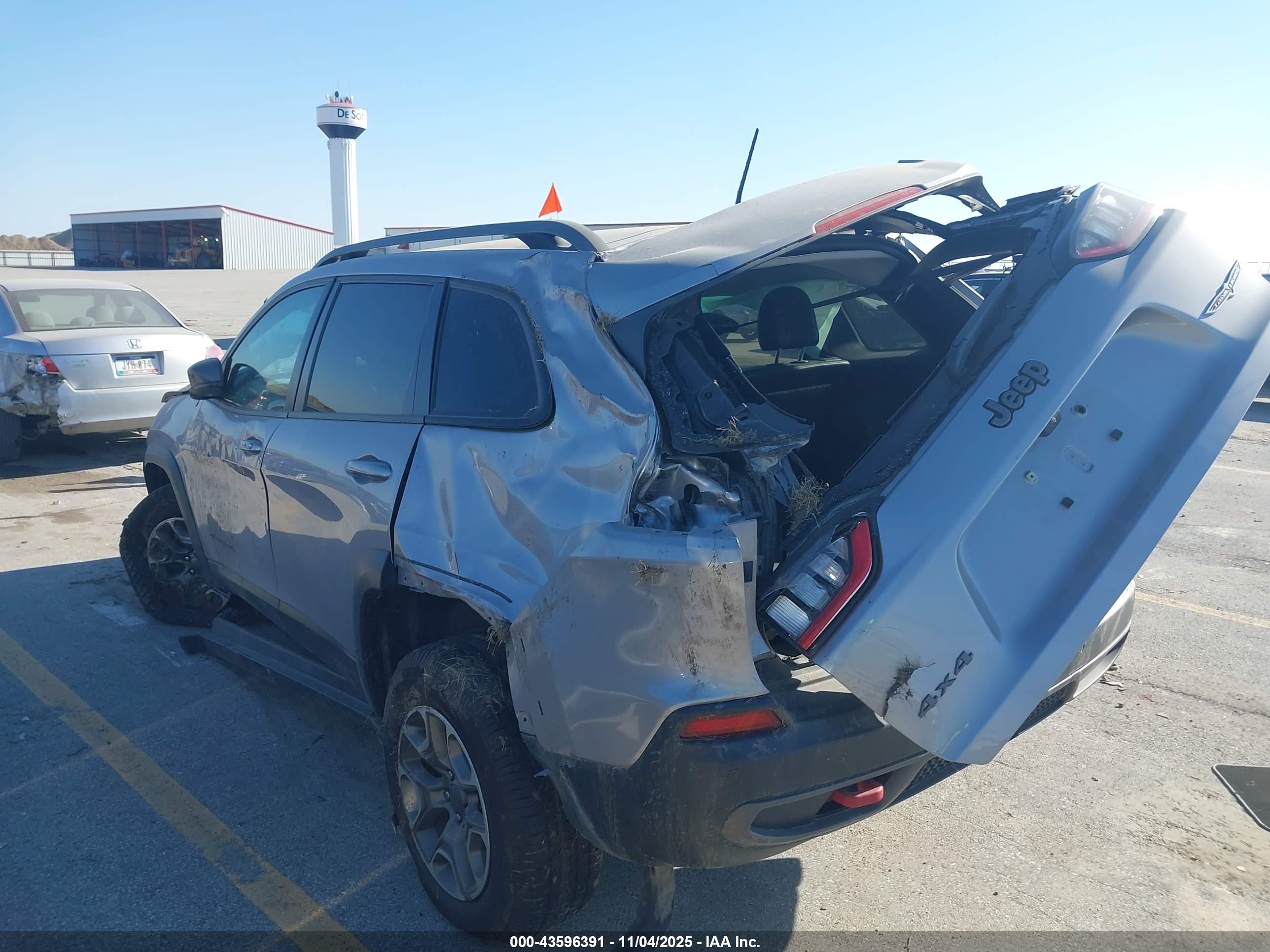 JEEP CHEROKEE image 3