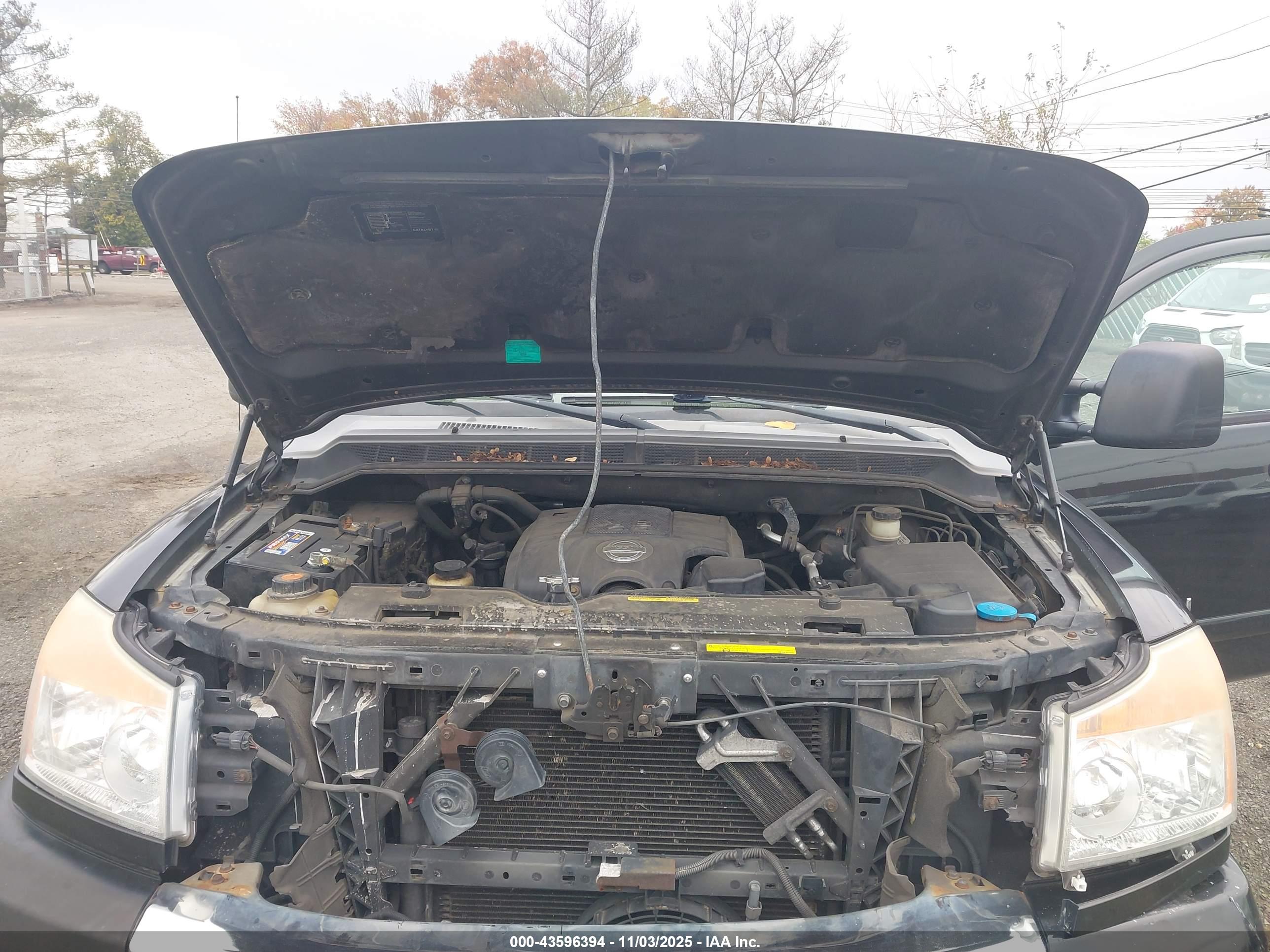 NISSAN TITAN image 10