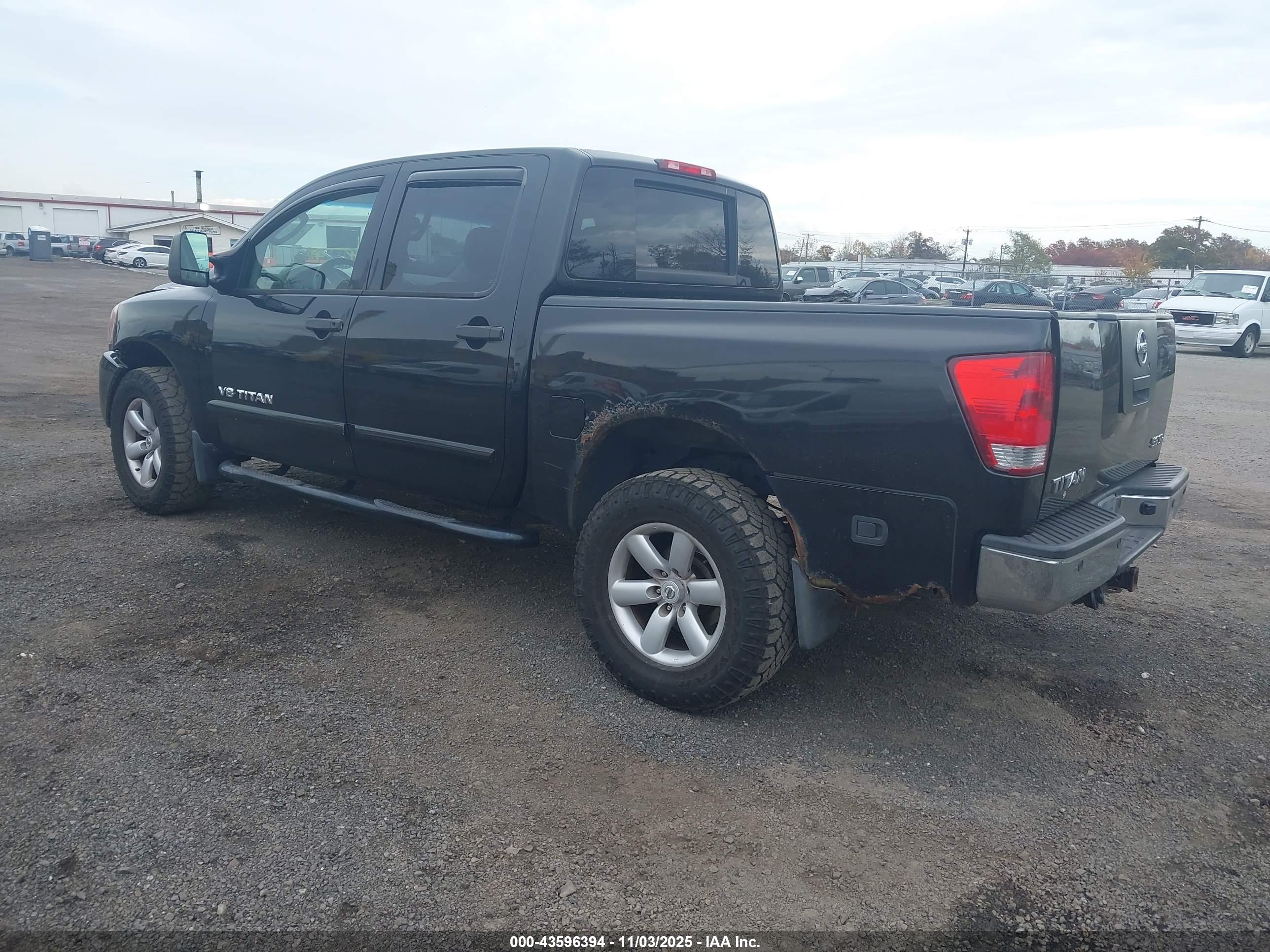 NISSAN TITAN image 3