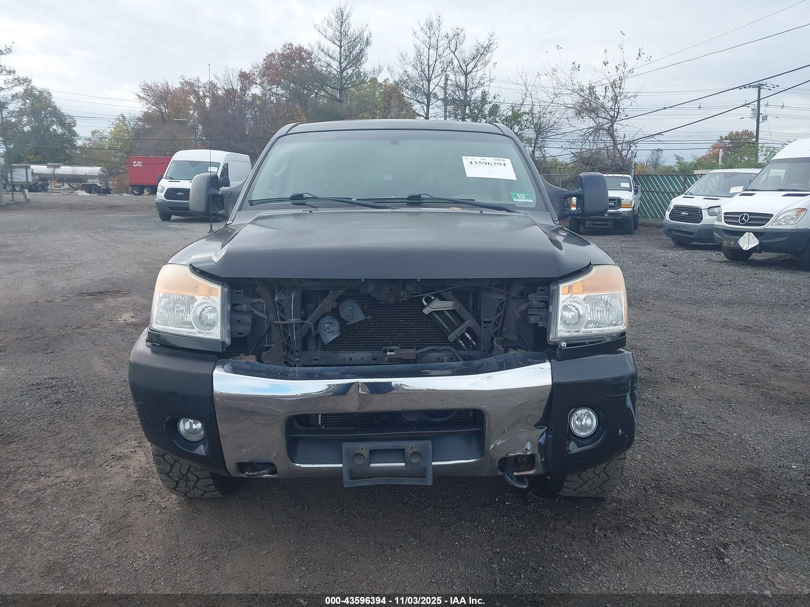 NISSAN TITAN image 6