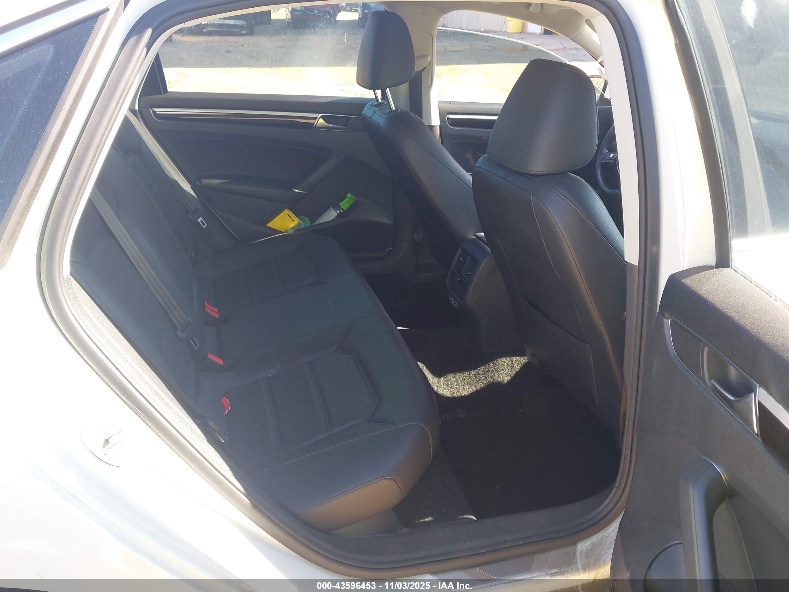 VOLKSWAGEN PASSAT image 8