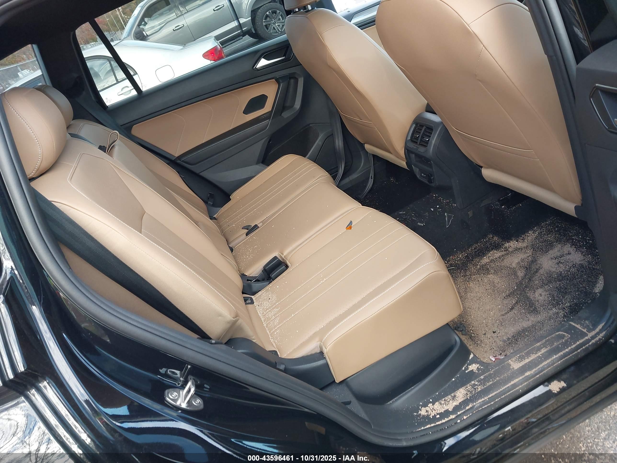 VOLKSWAGEN TIGUAN image 8