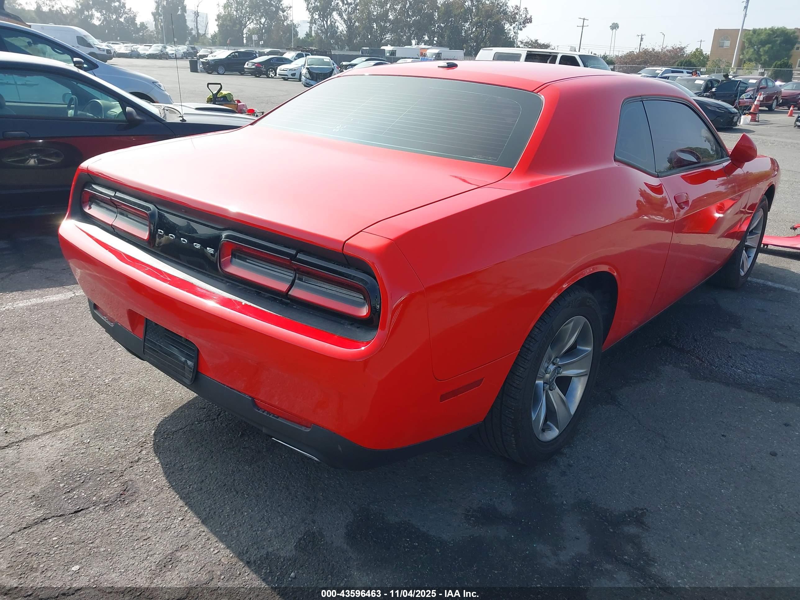 DODGE CHALLENGER image 4