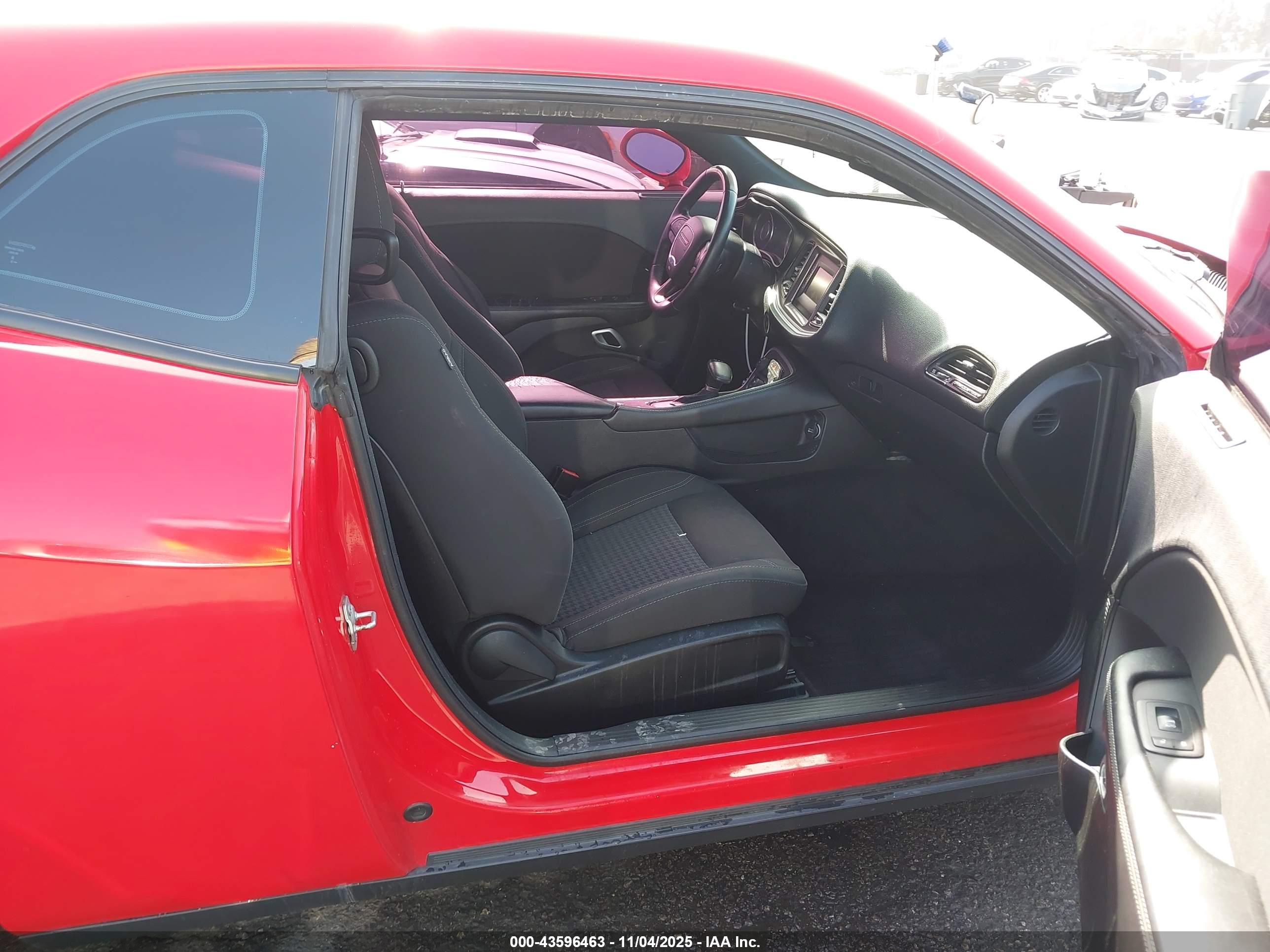 DODGE CHALLENGER image 5
