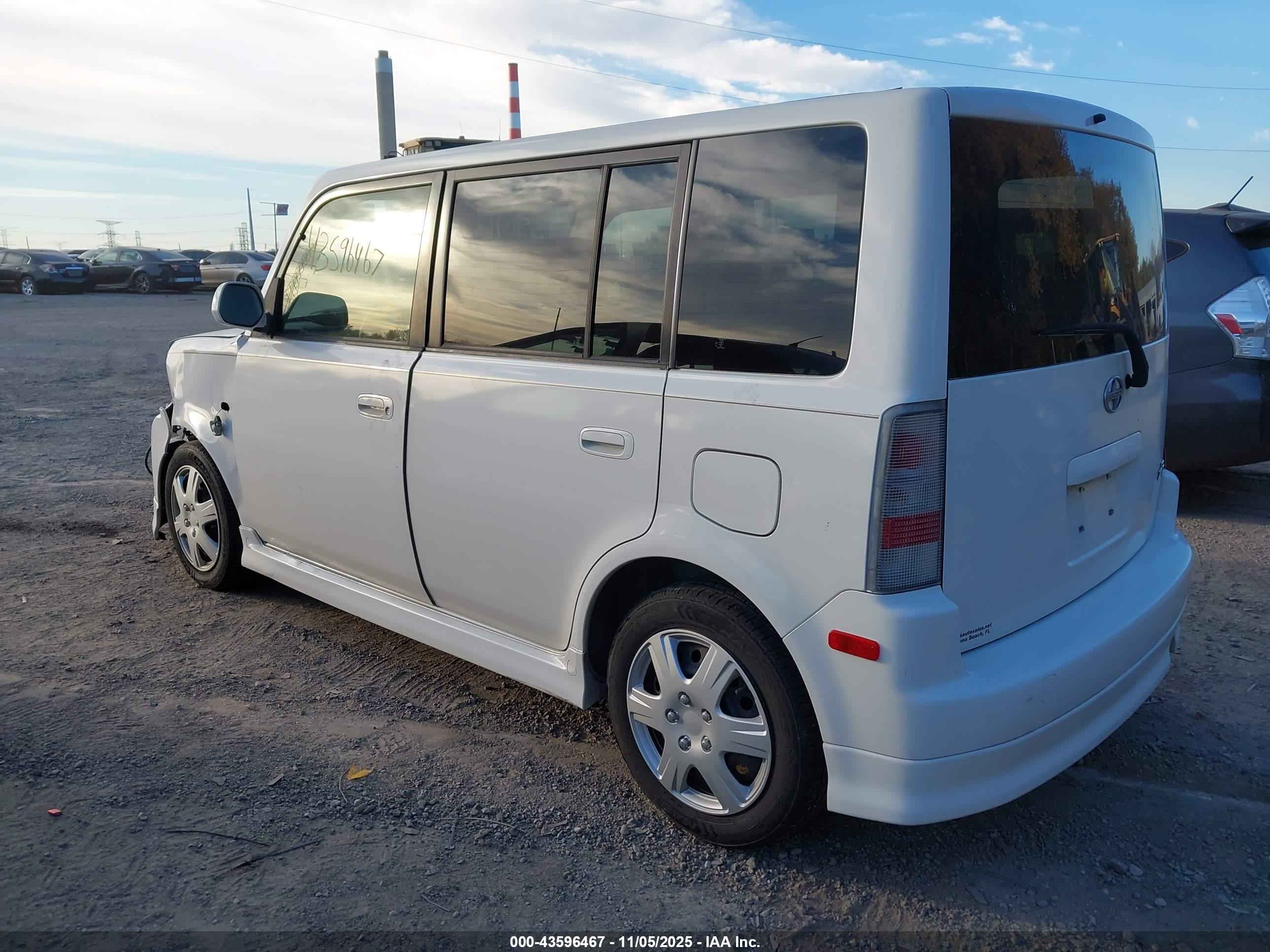 SCION XB image 3