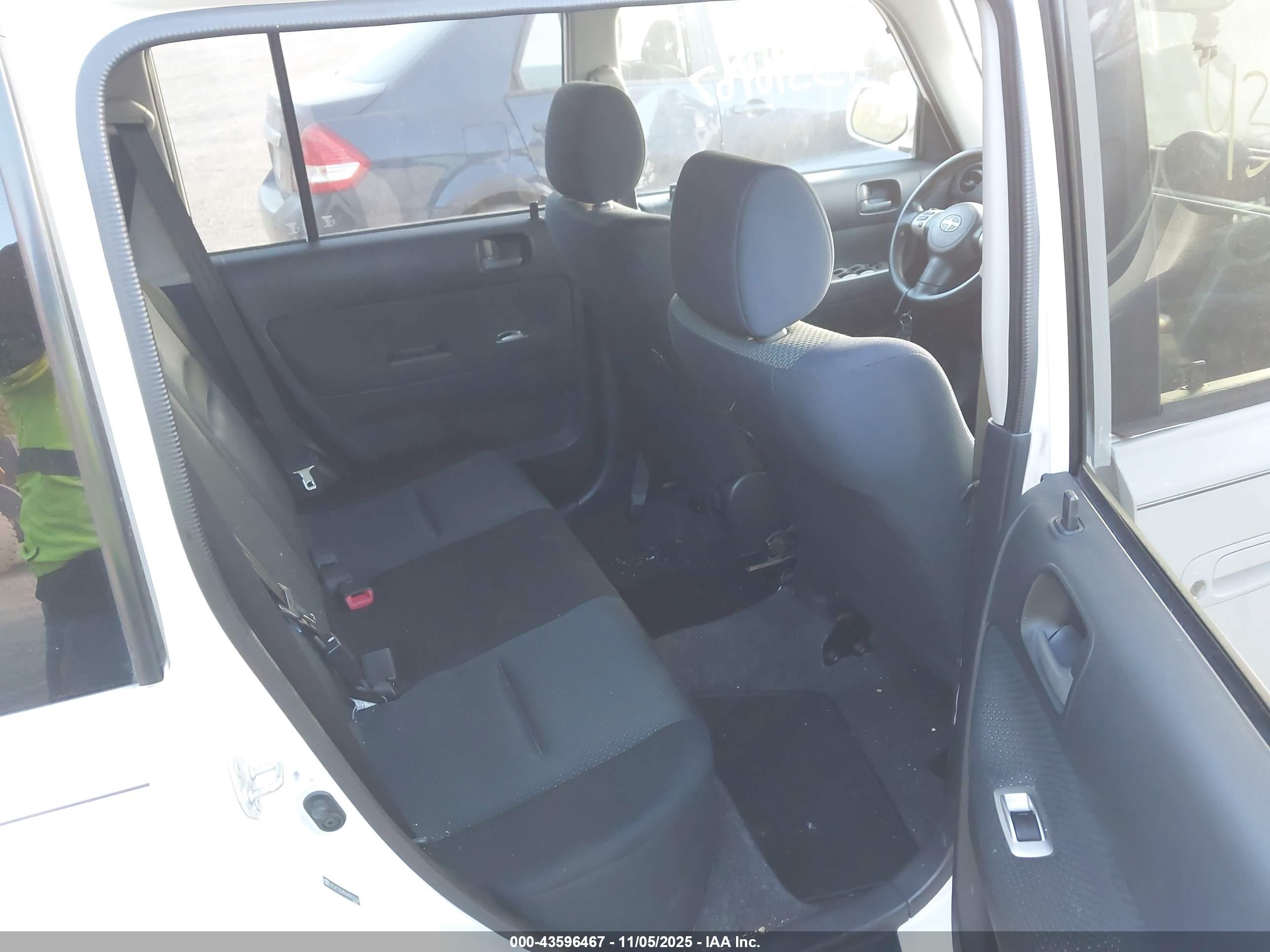 SCION XB image 8