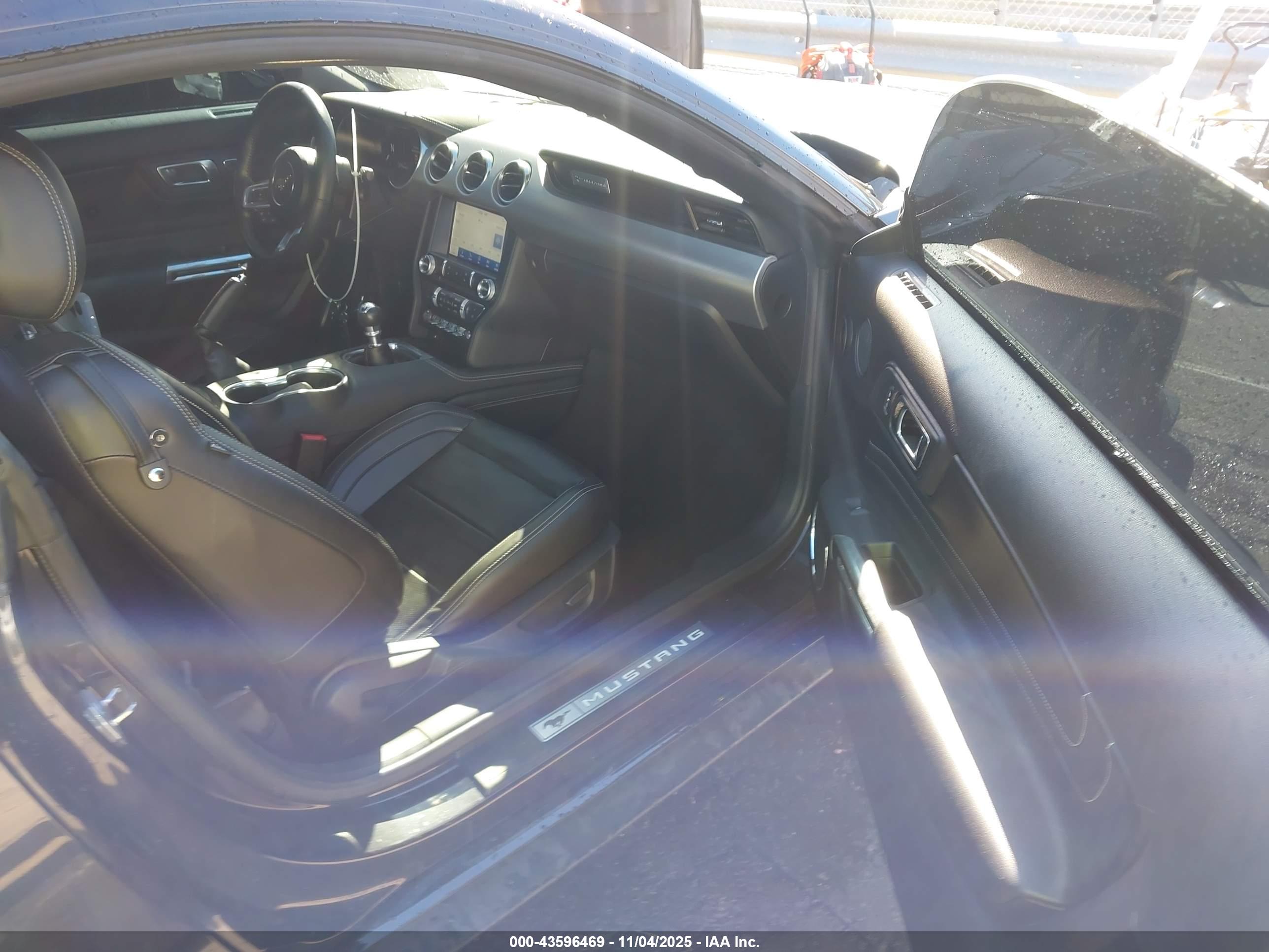 FORD MUSTANG image 5