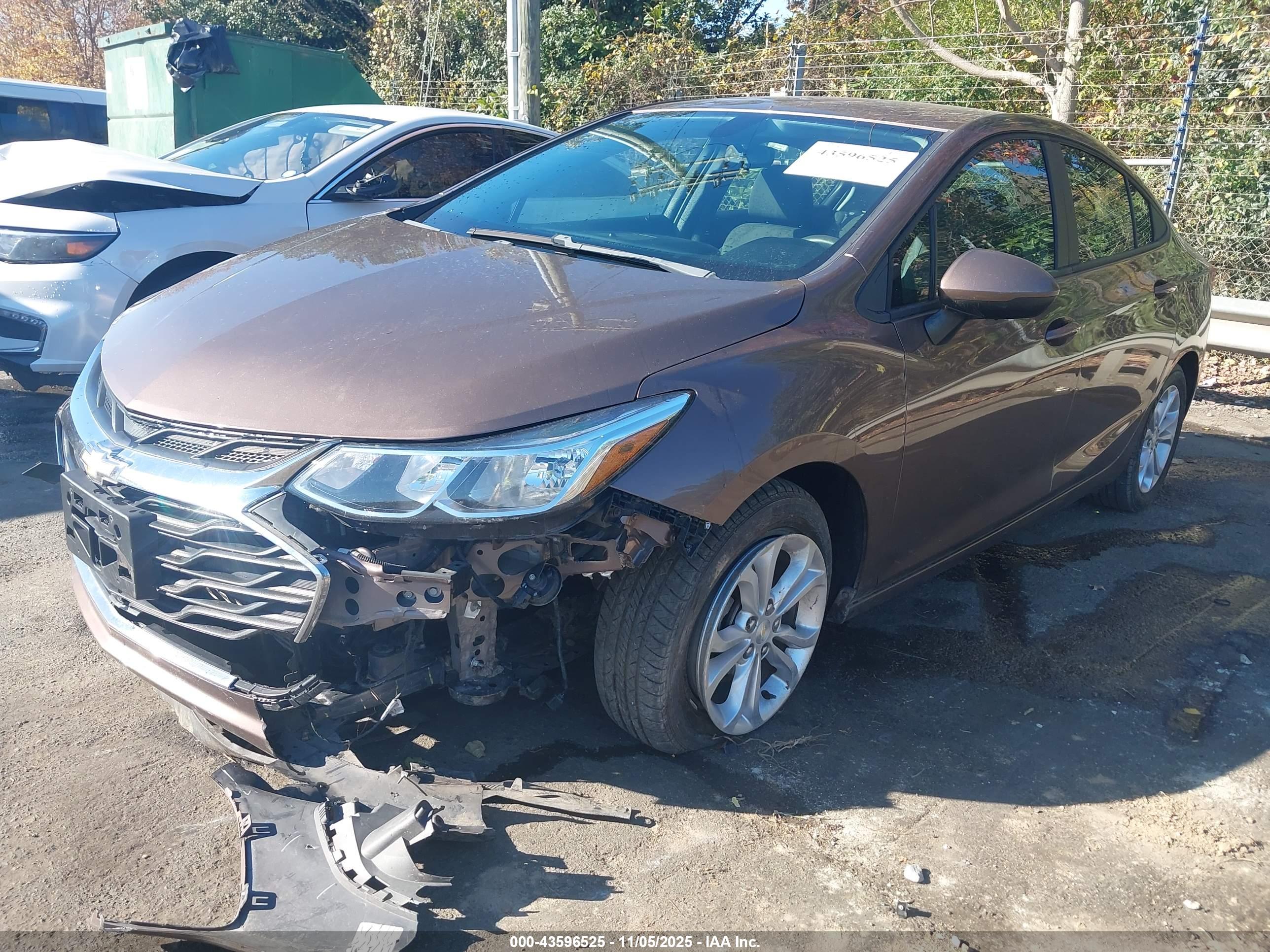CHEVROLET CRUZE image 2