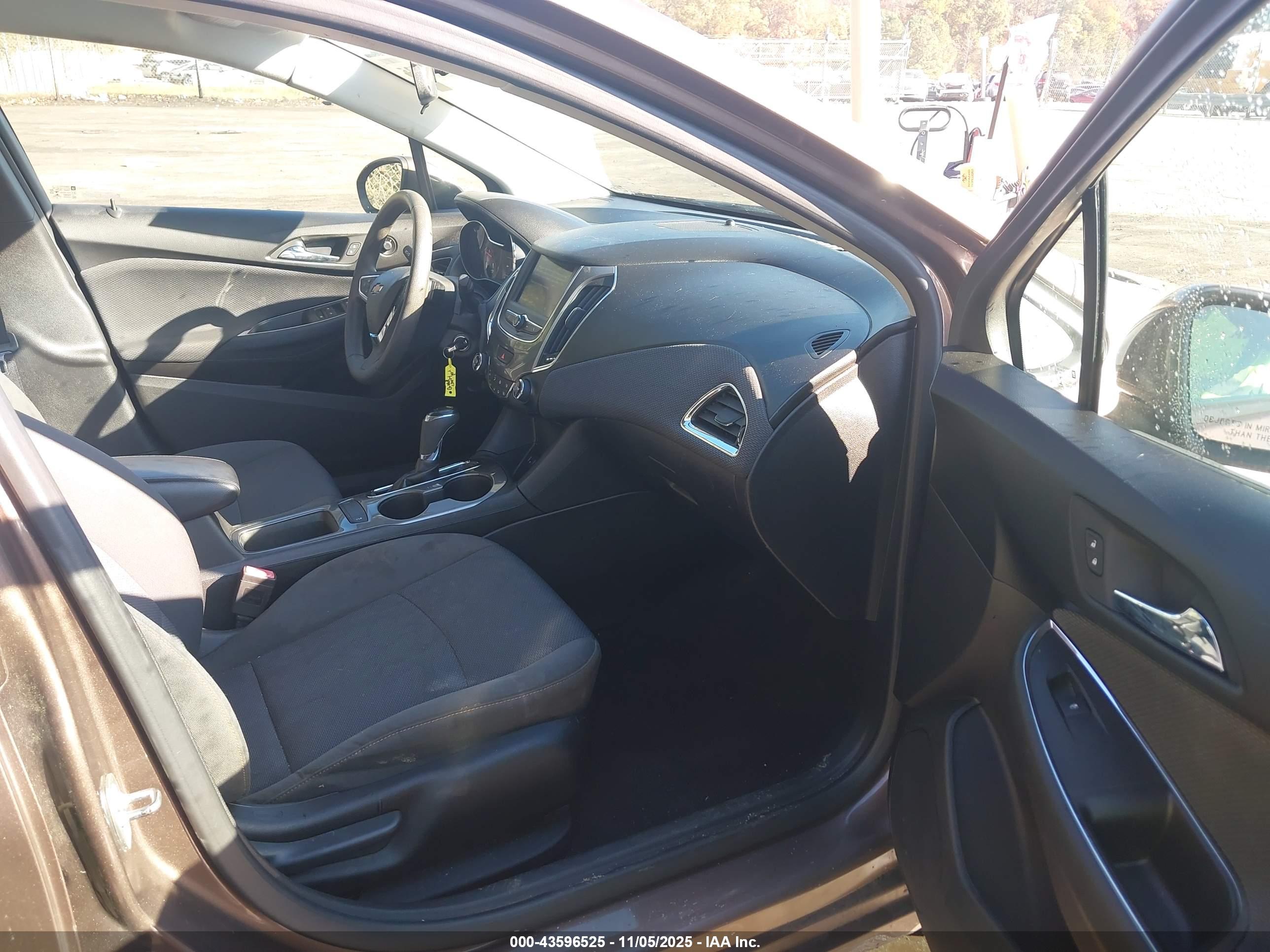 CHEVROLET CRUZE image 5