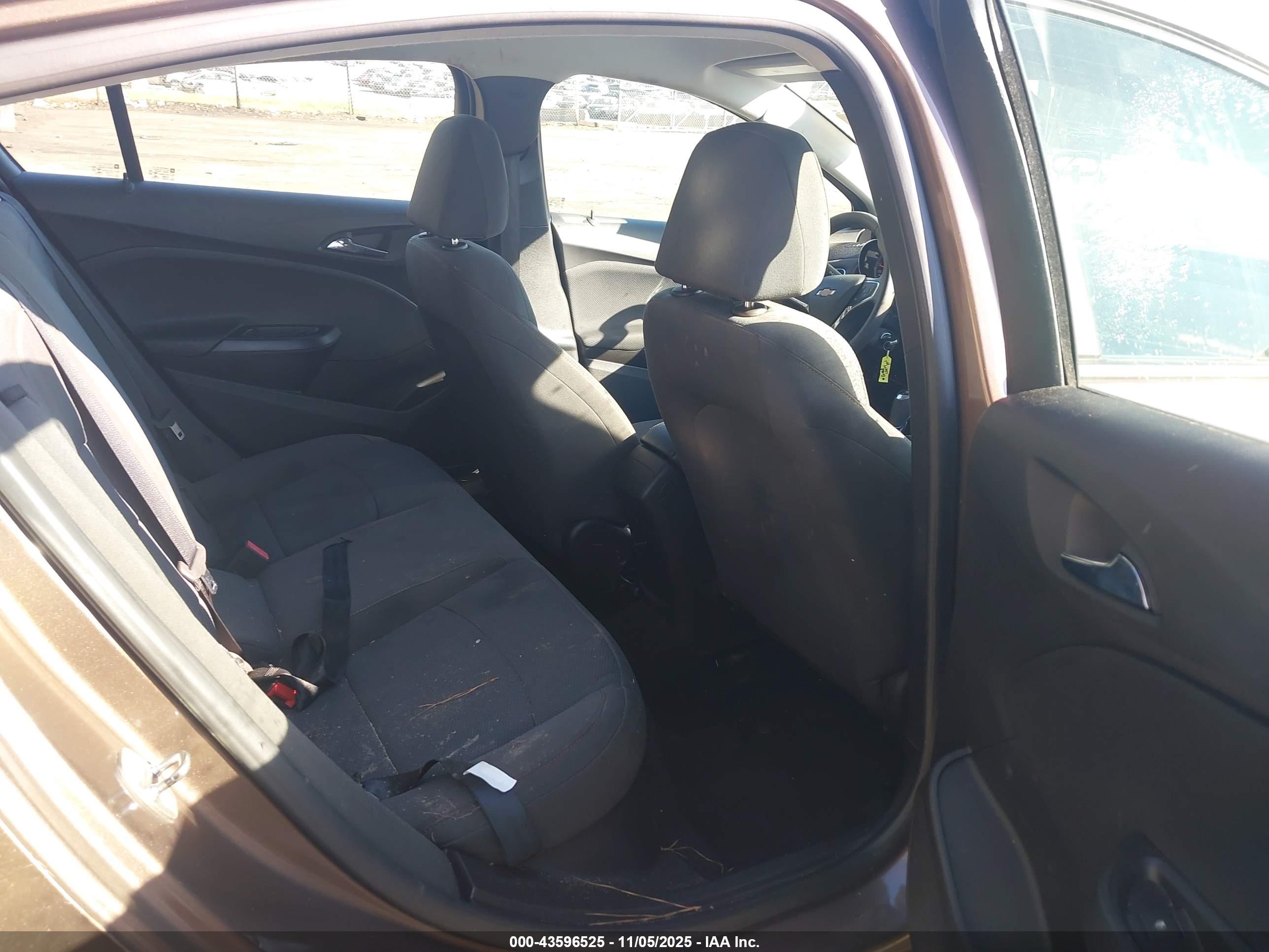 CHEVROLET CRUZE image 8