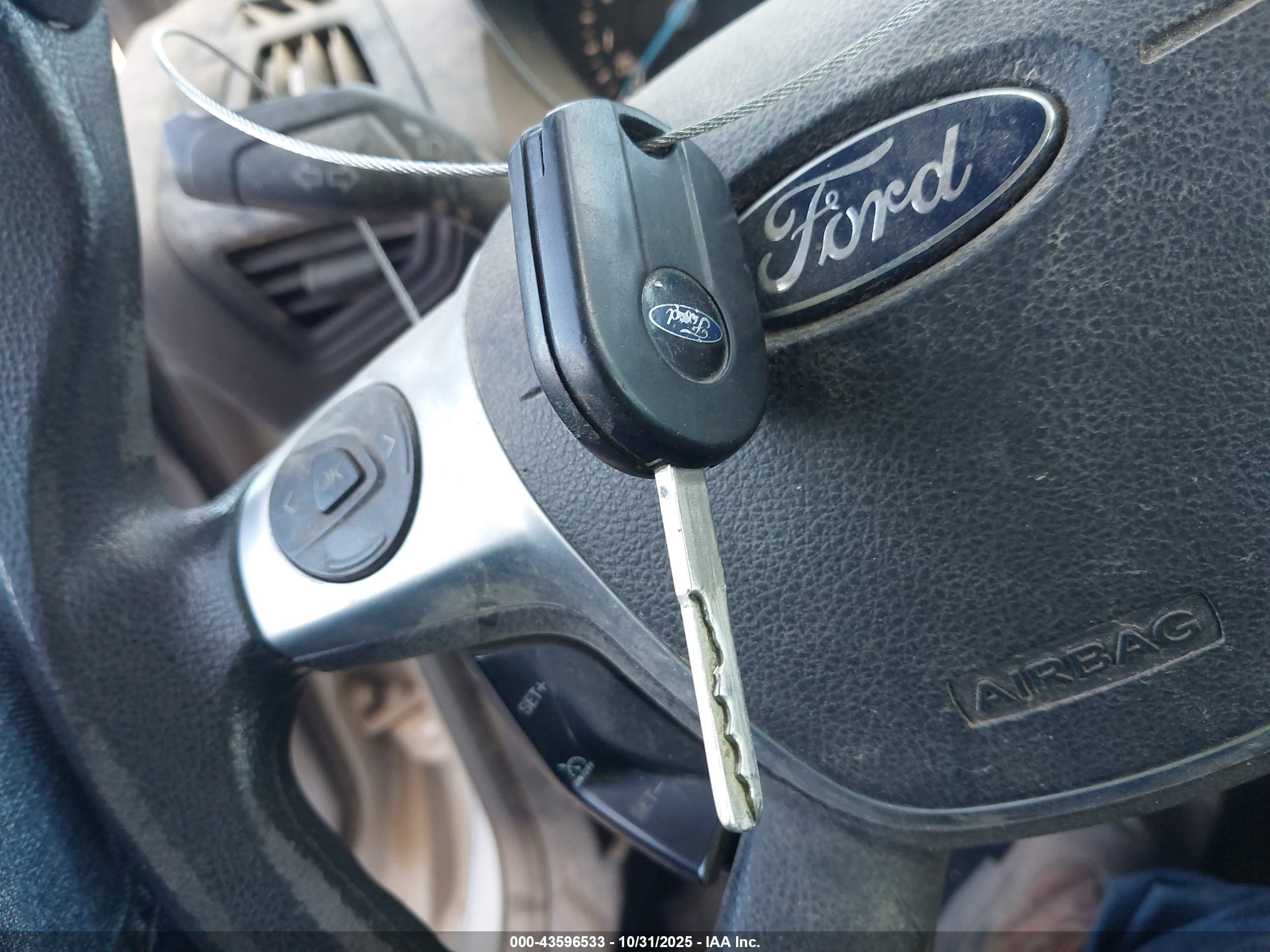 FORD ESCAPE image 11