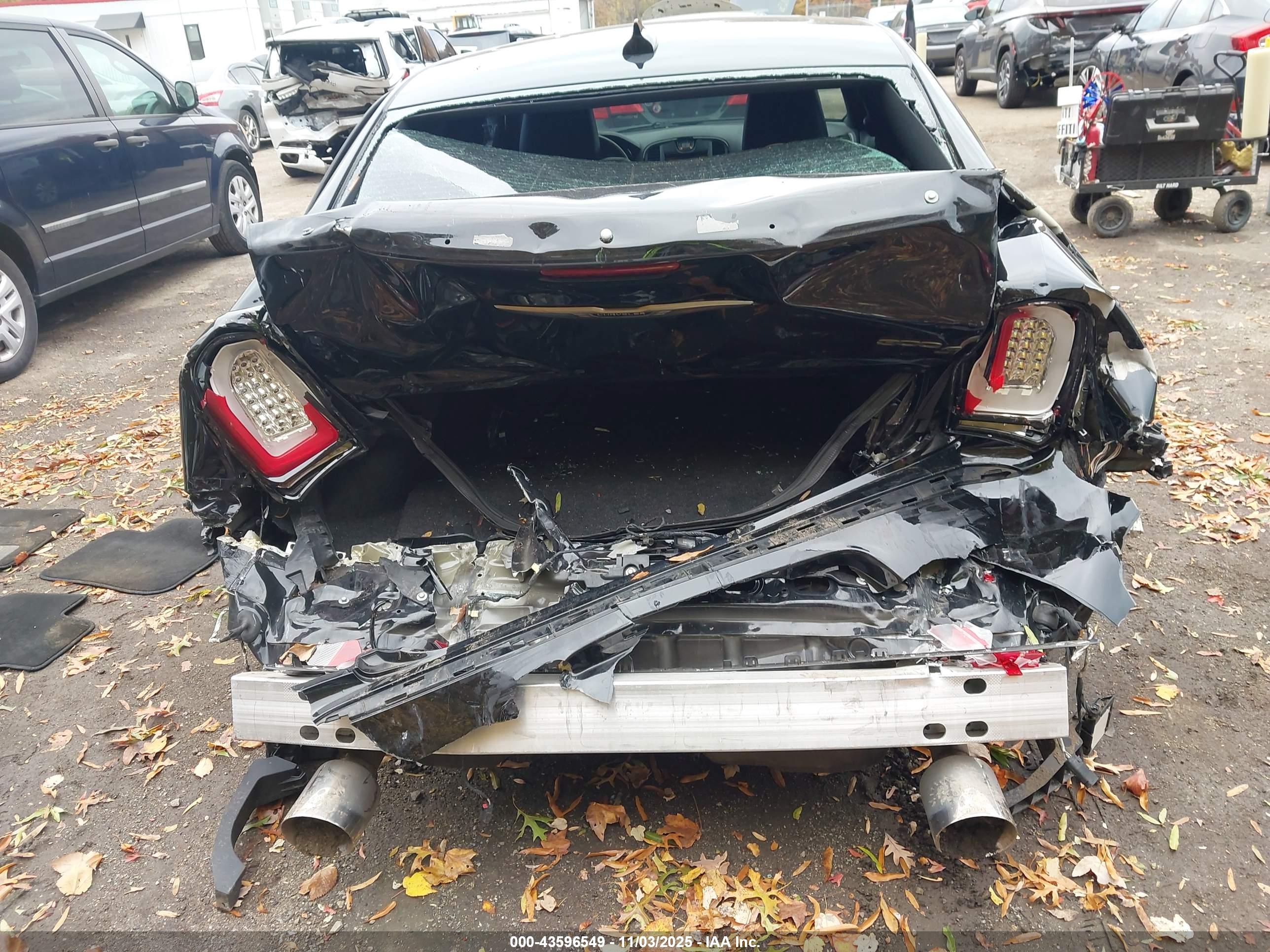 CHRYSLER 300 image 6