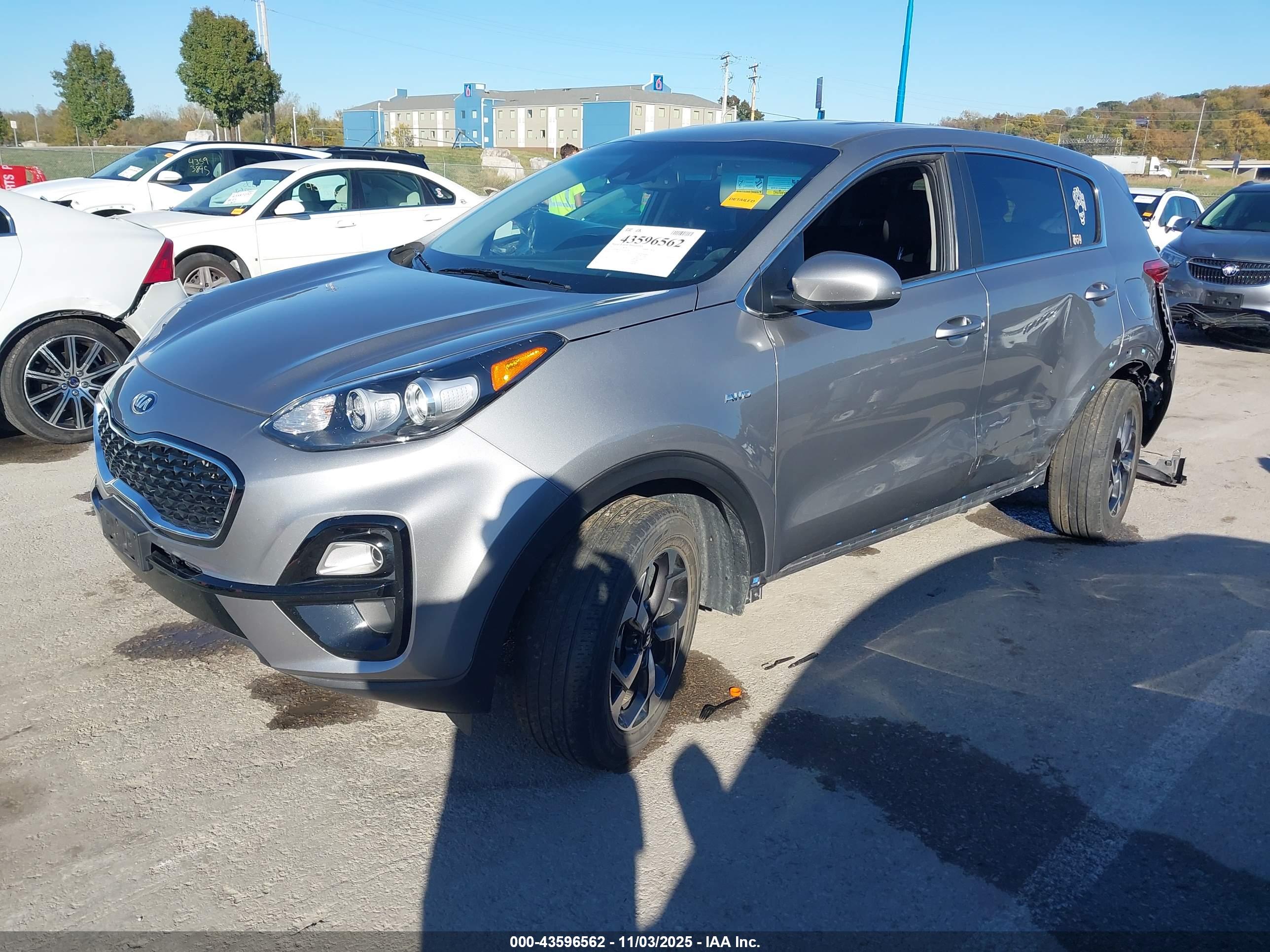 KIA SPORTAGE image 2