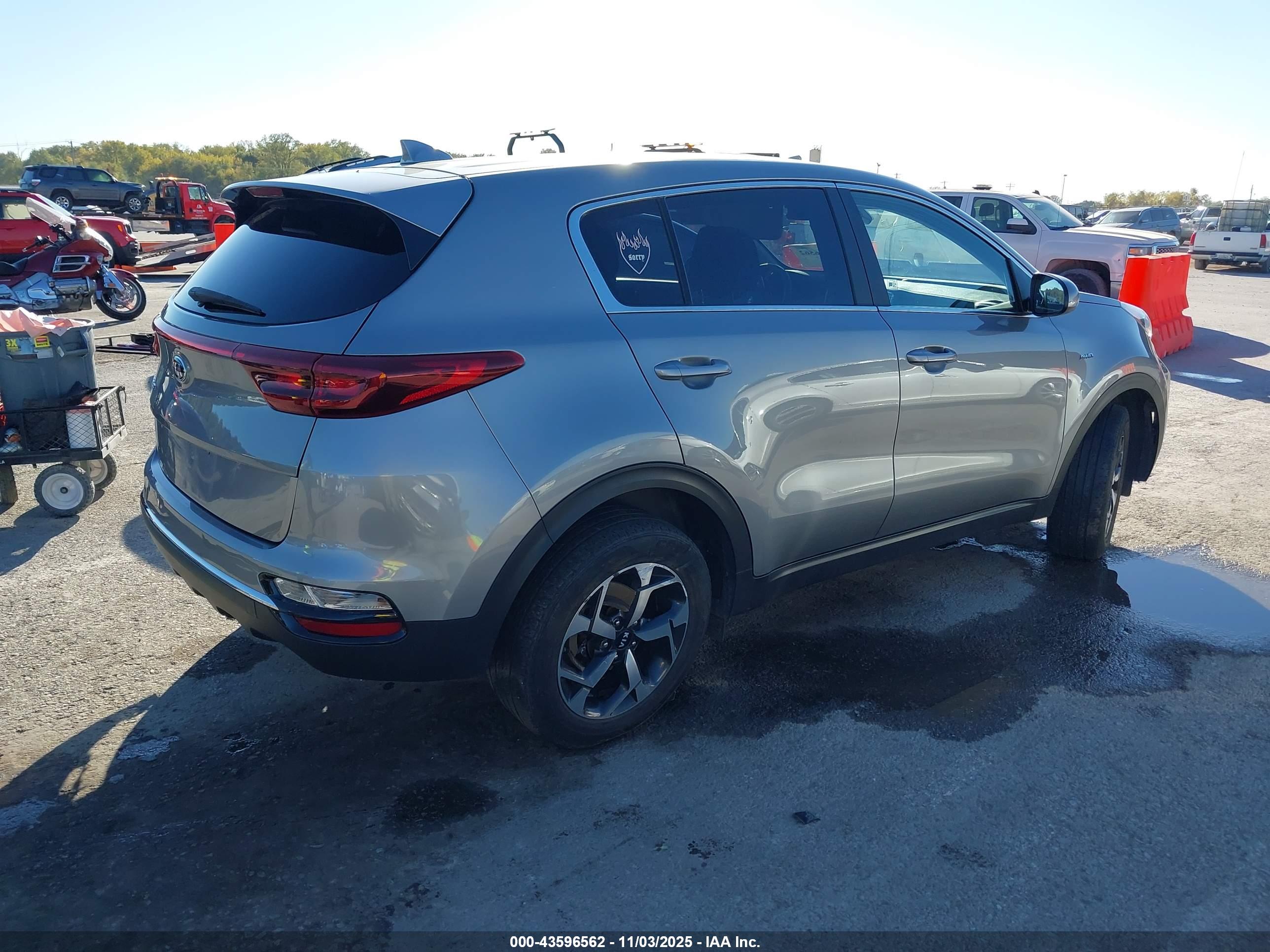 KIA SPORTAGE image 4