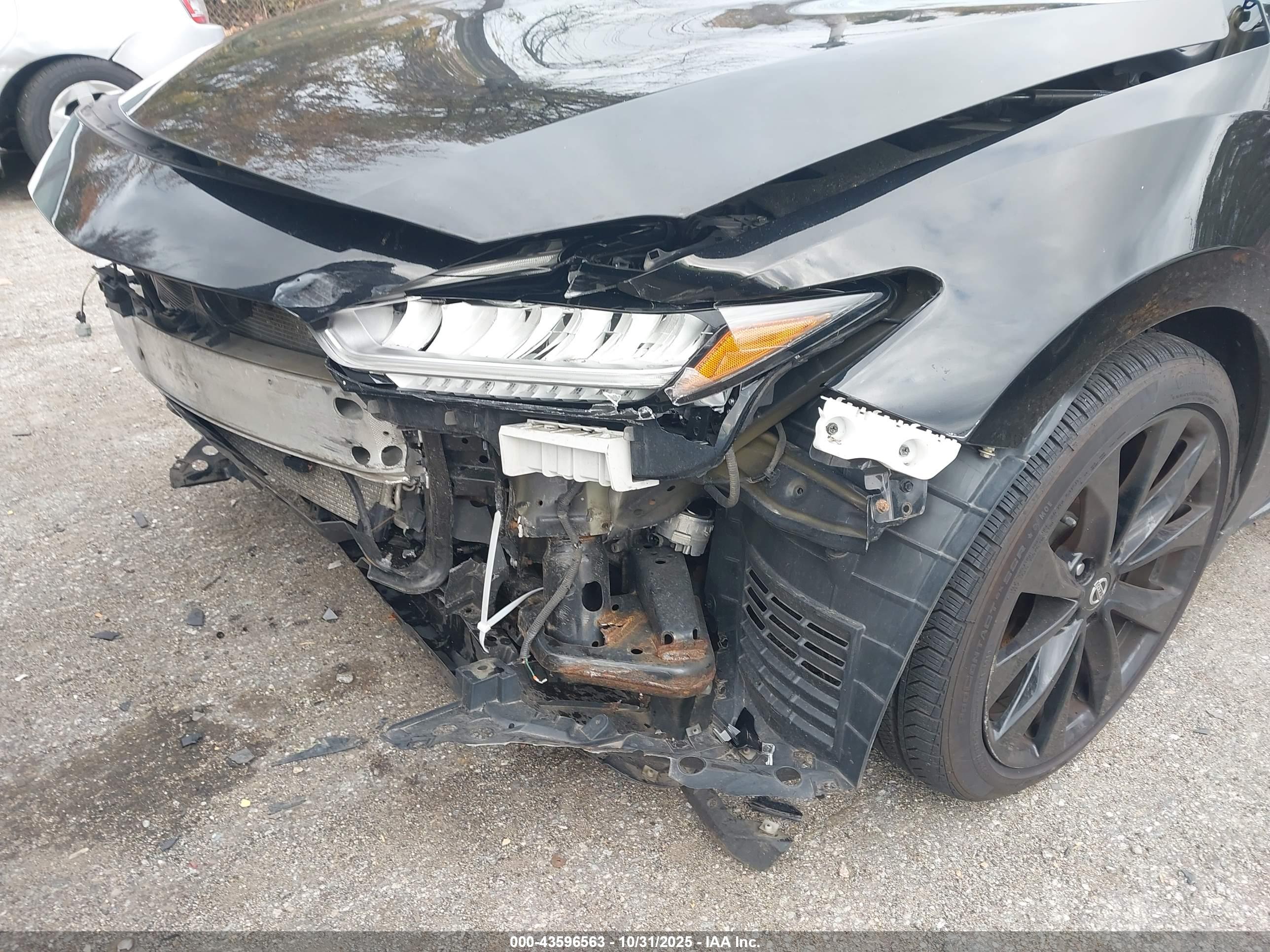 NISSAN MAXIMA image 6