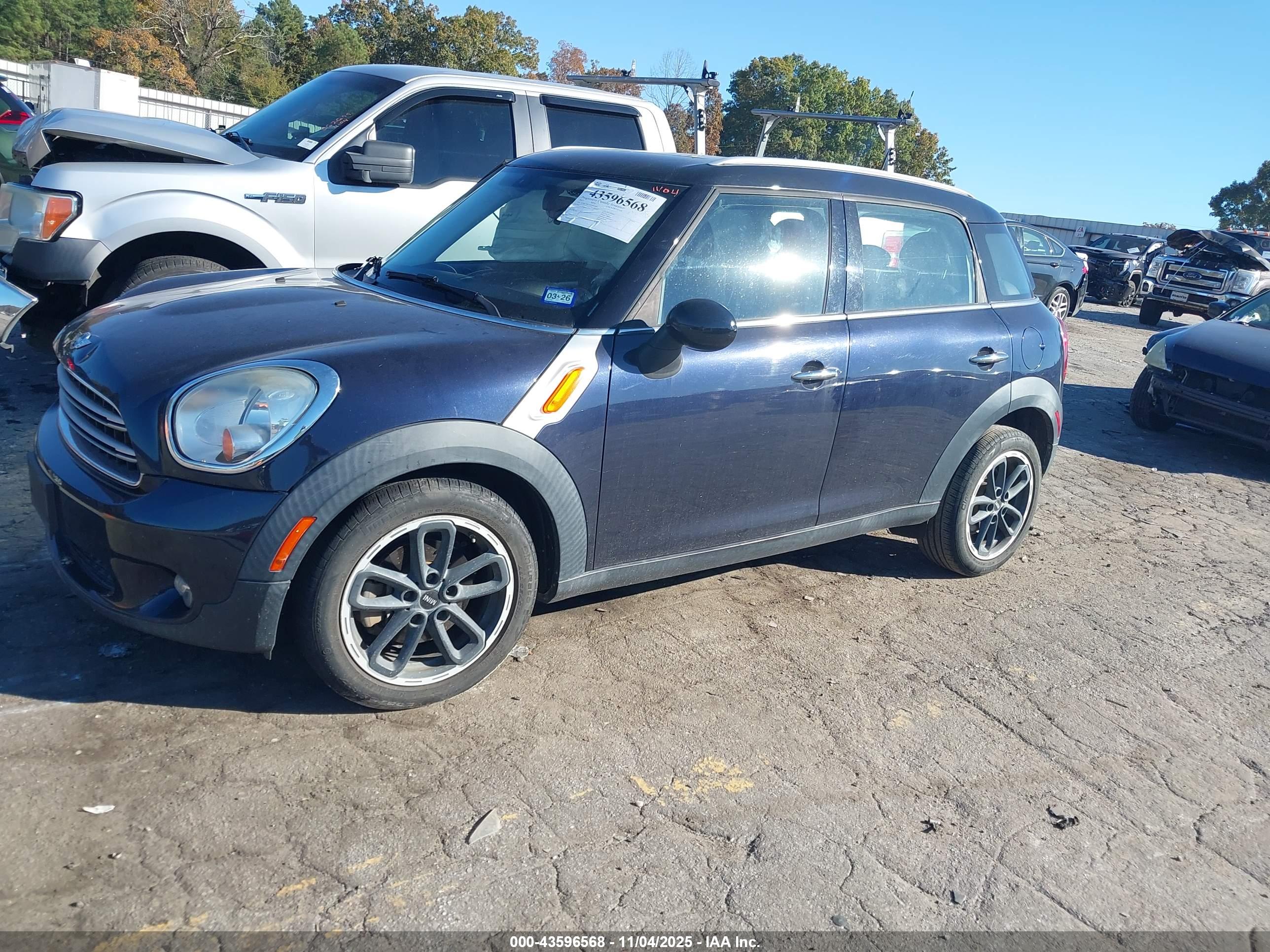 MINI COUNTRYMAN image 2