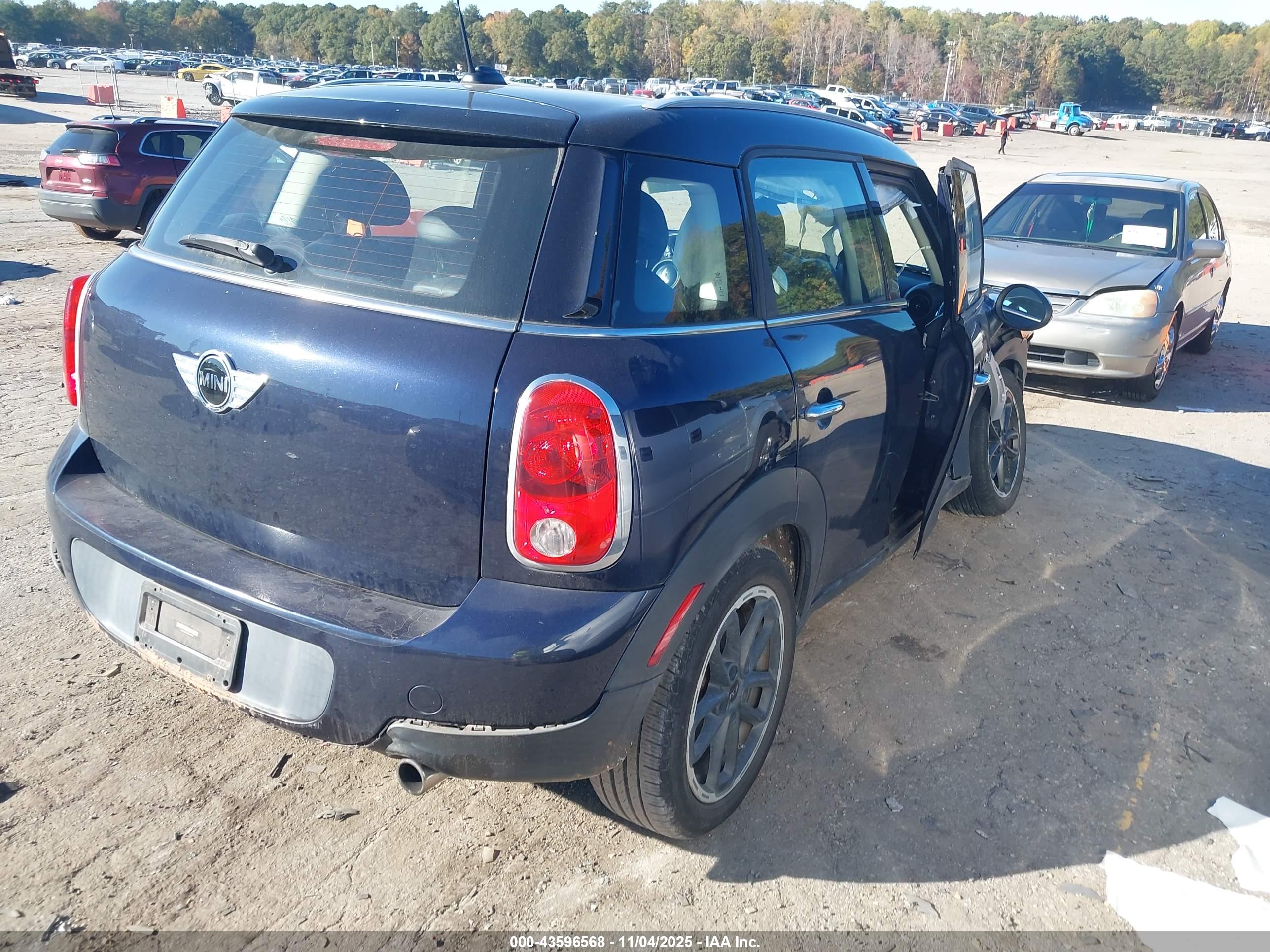 MINI COUNTRYMAN image 4