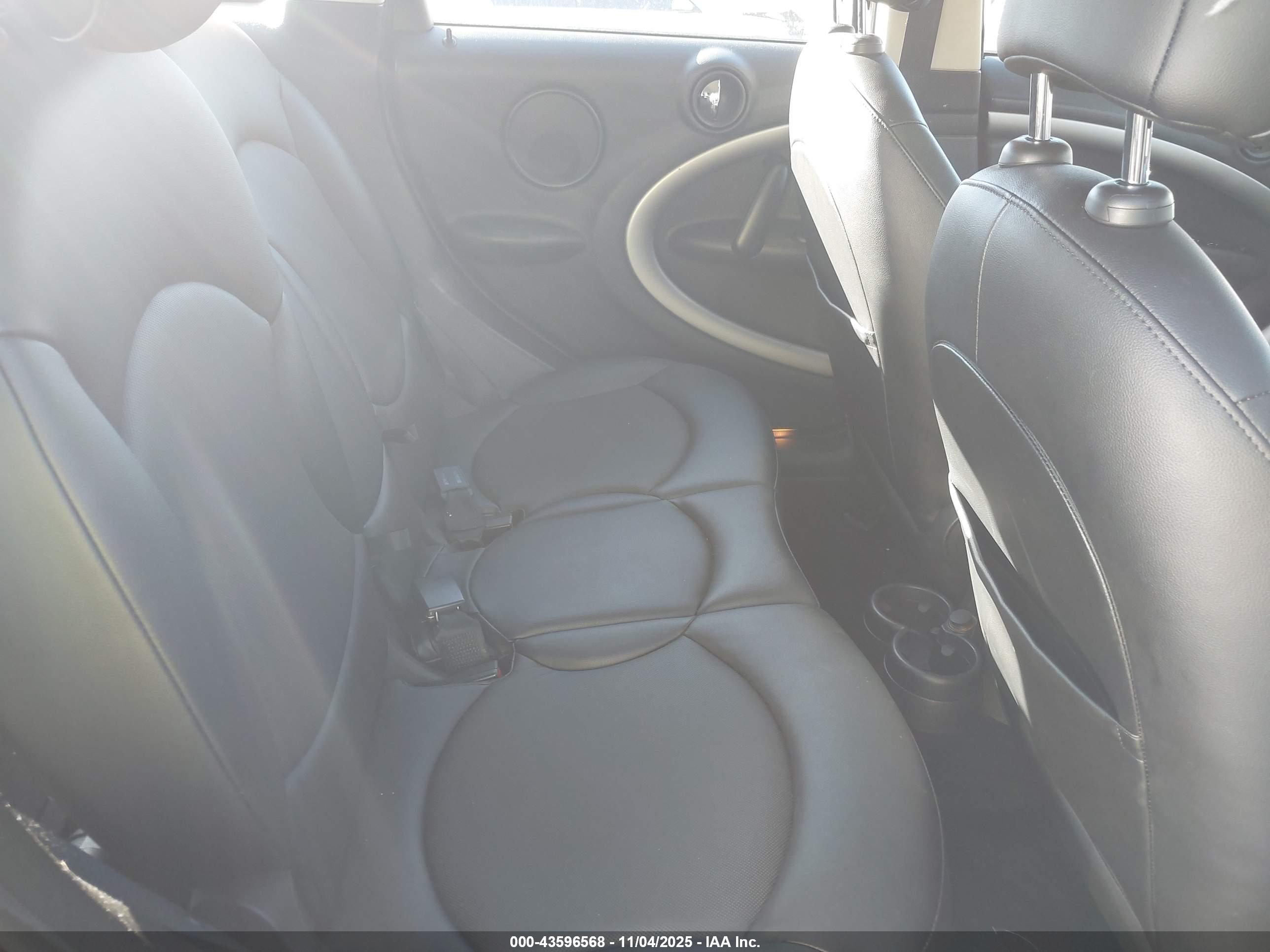 MINI COUNTRYMAN image 8