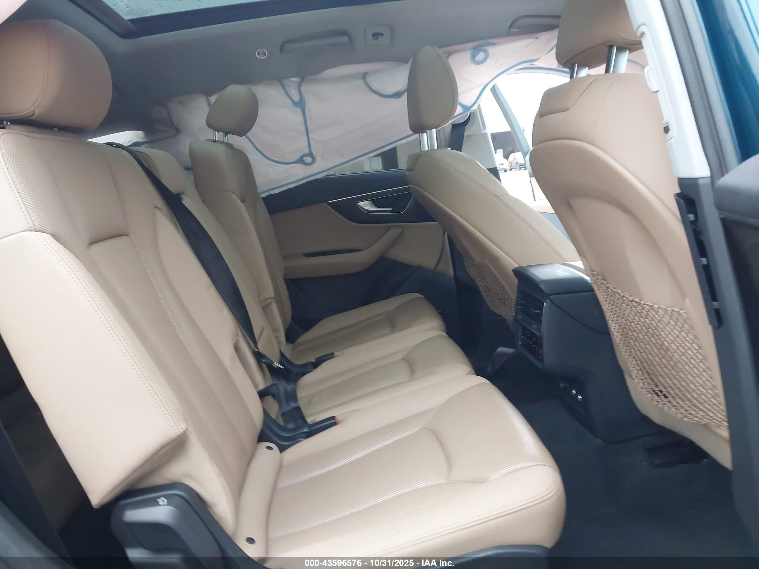 AUDI Q7 image 8