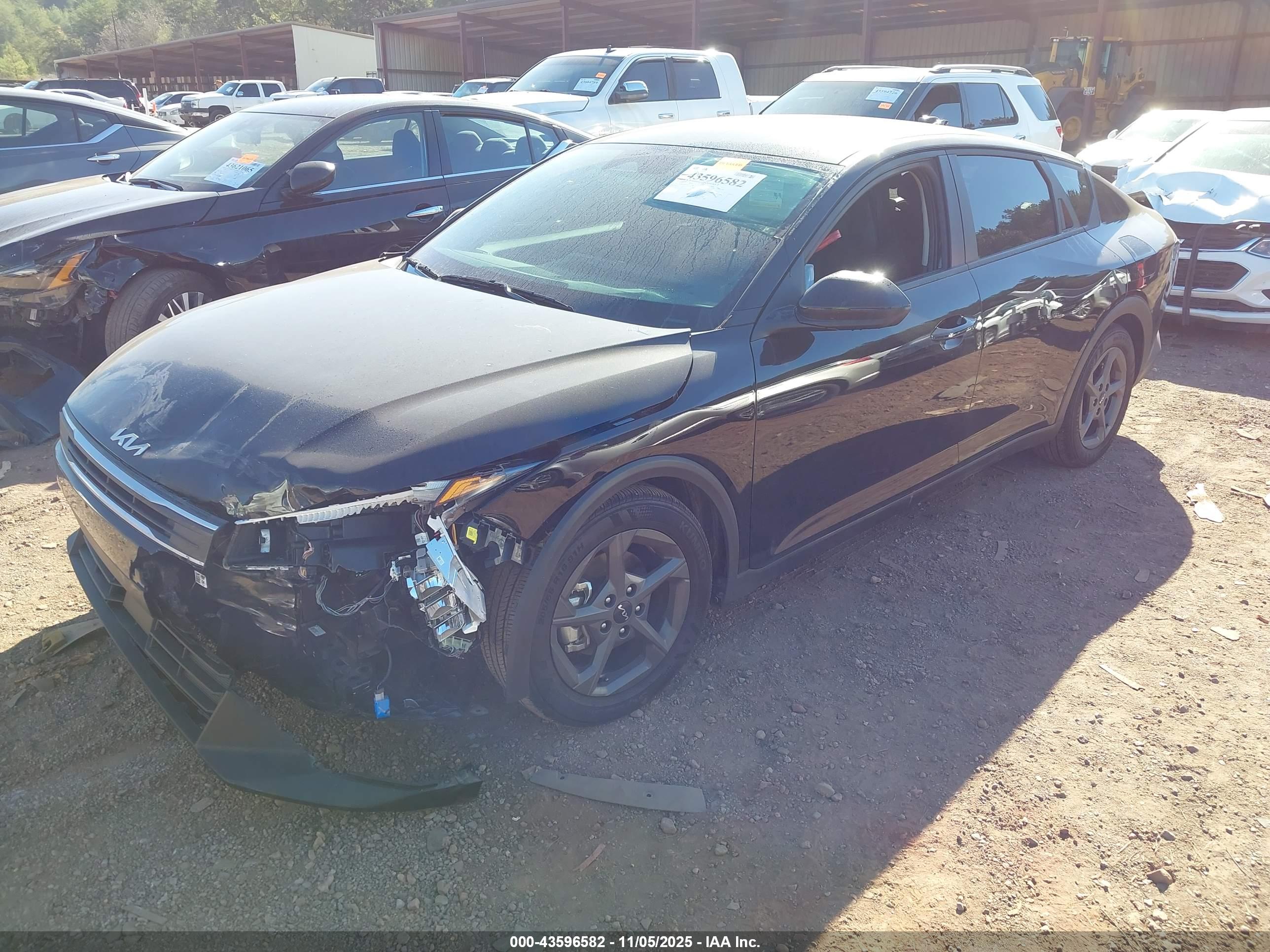 KIA K4 image 2
