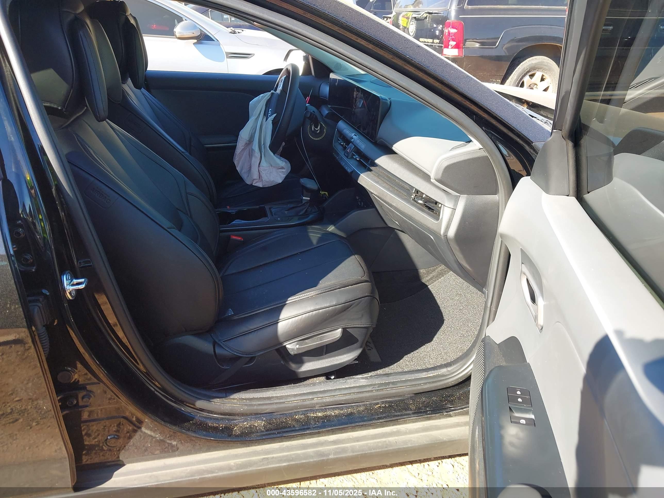KIA K4 image 5
