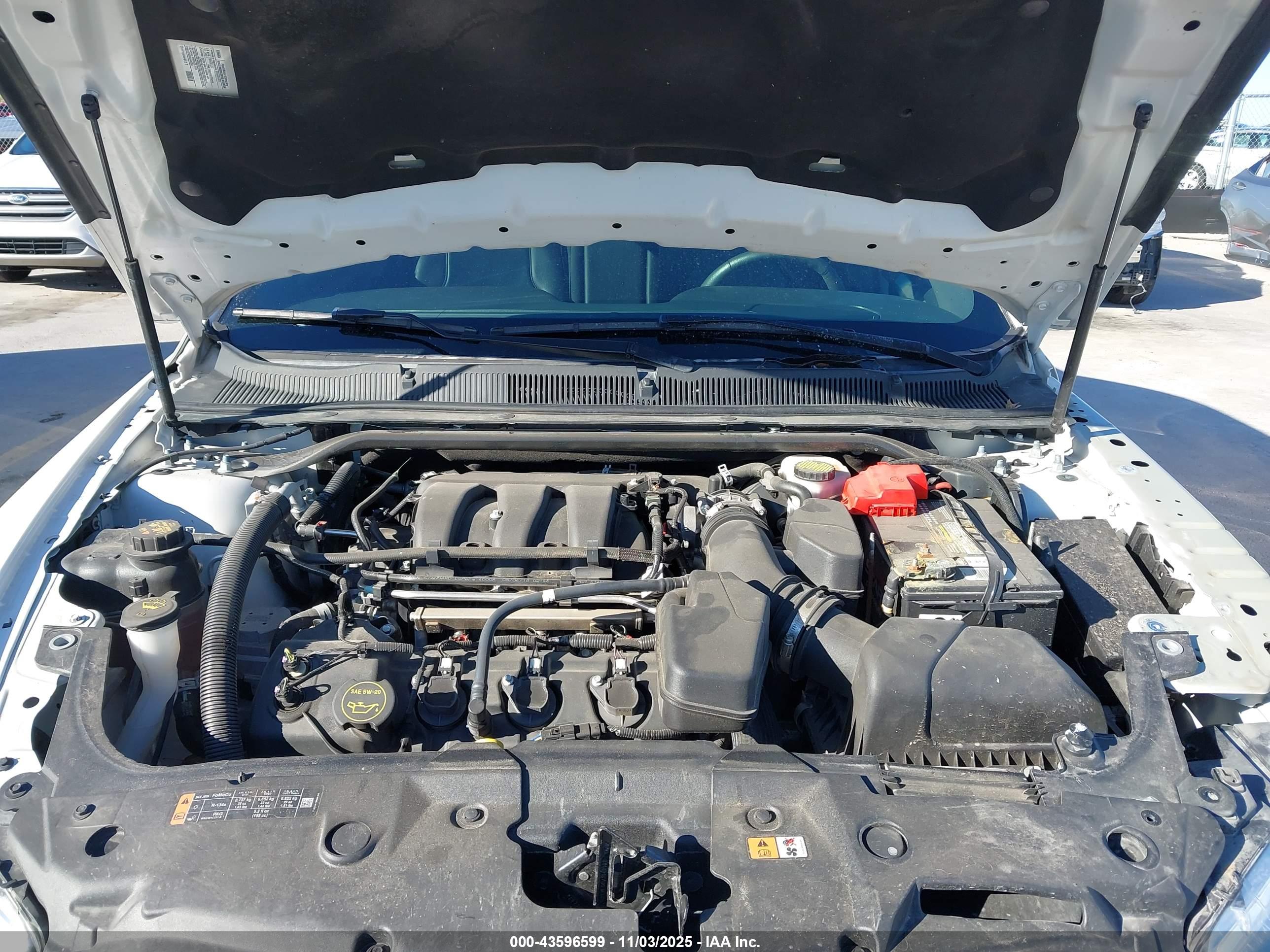 FORD TAURUS image 10