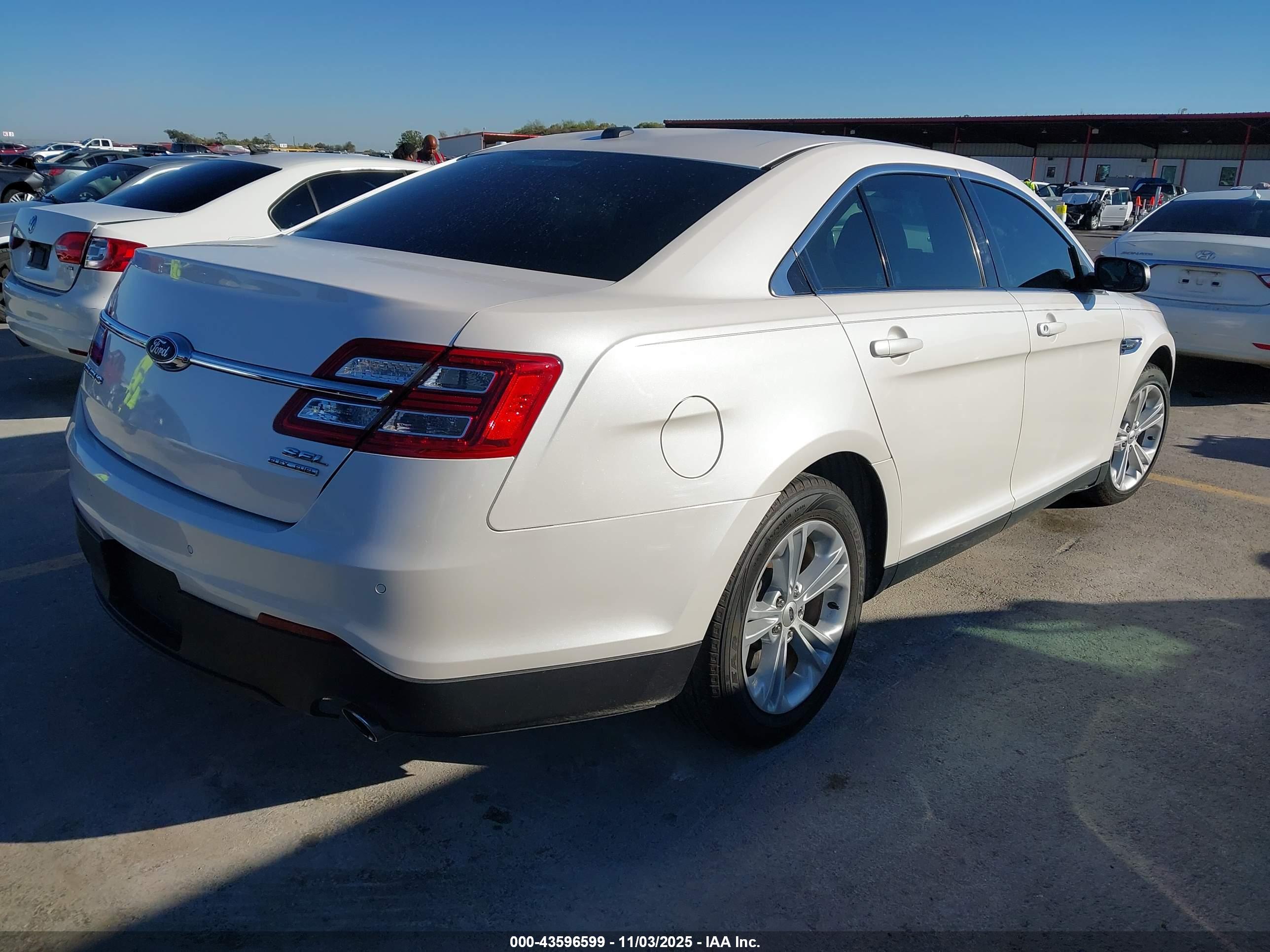 FORD TAURUS image 4