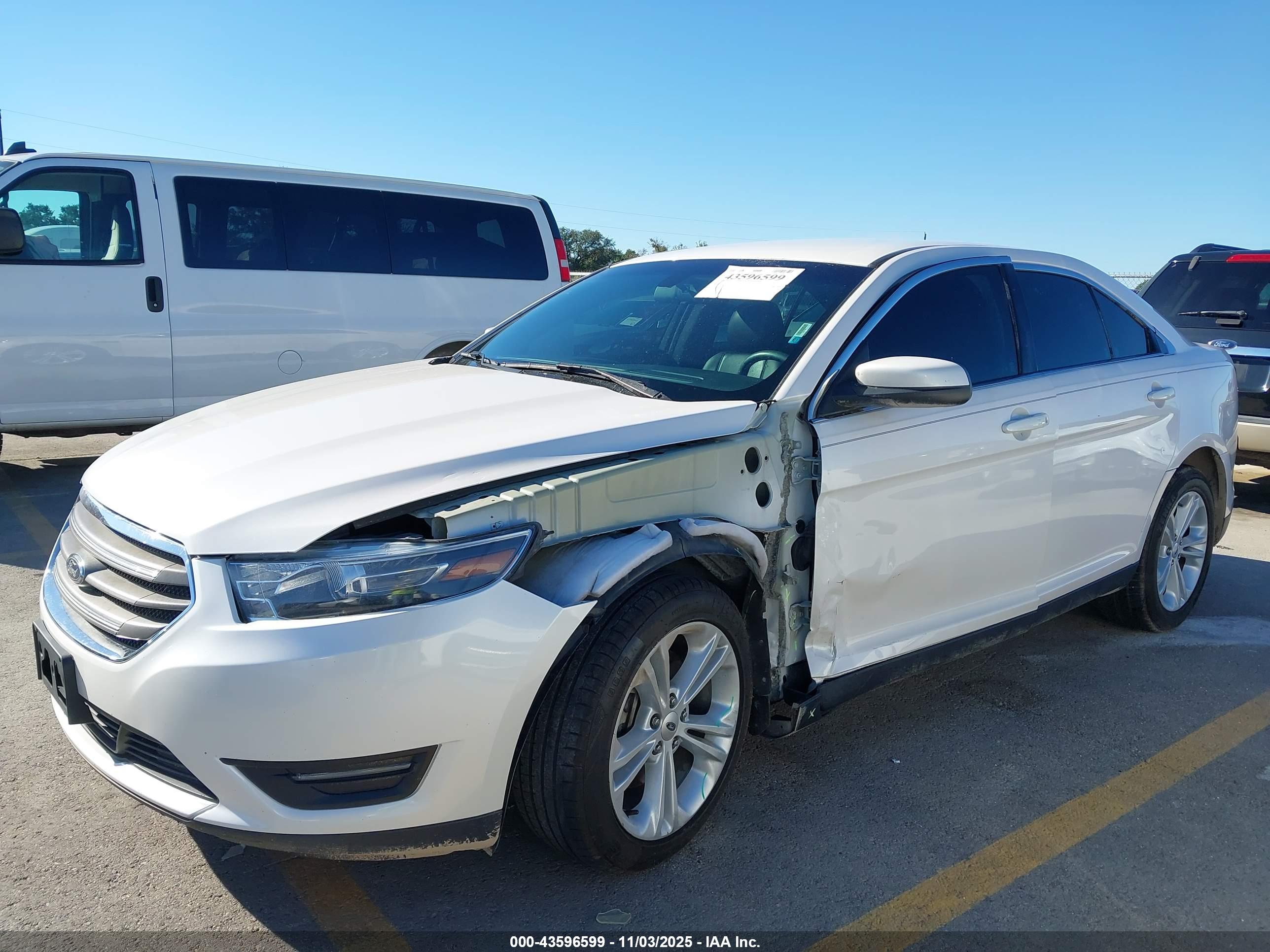 FORD TAURUS image 6