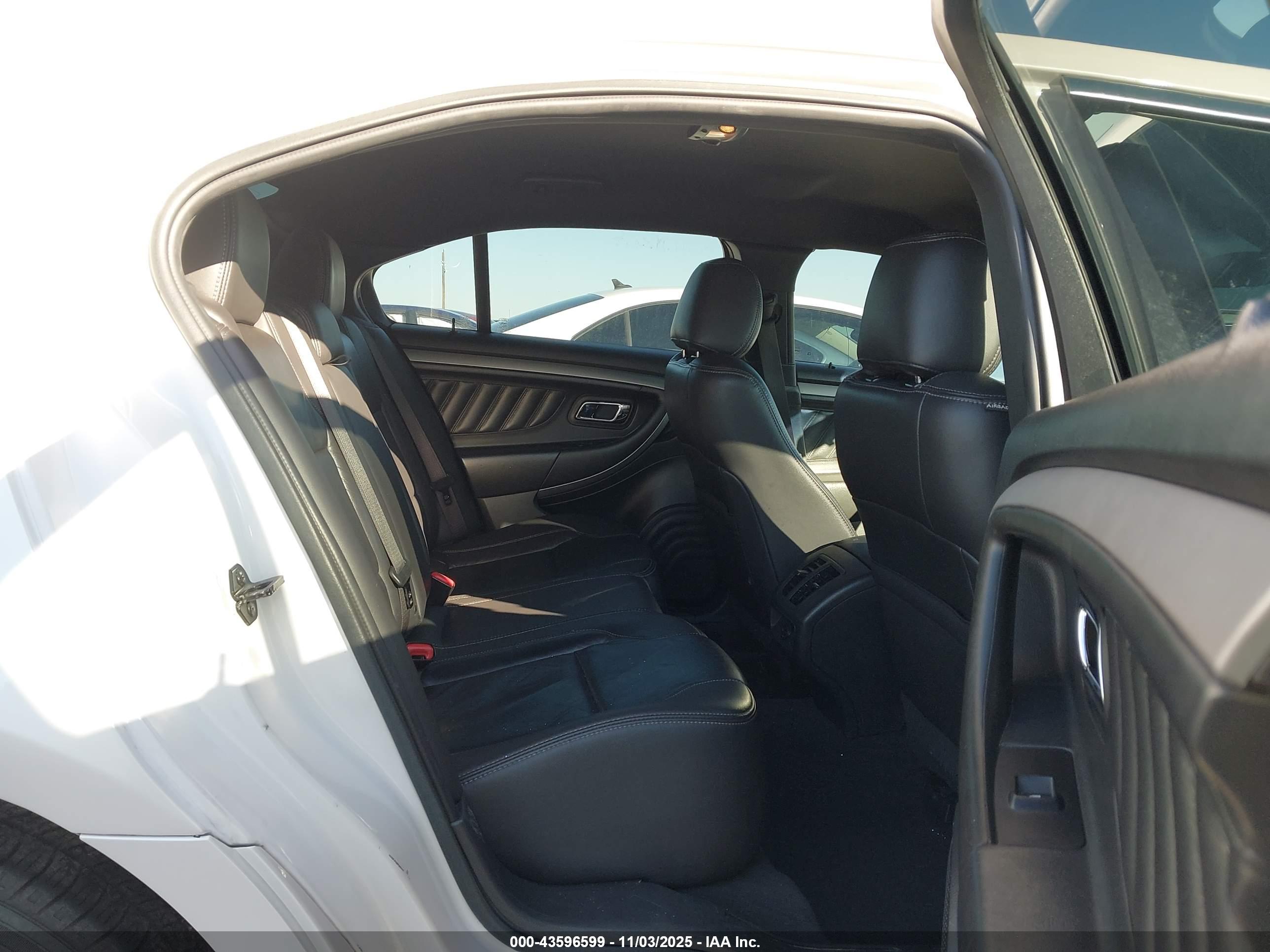FORD TAURUS image 8
