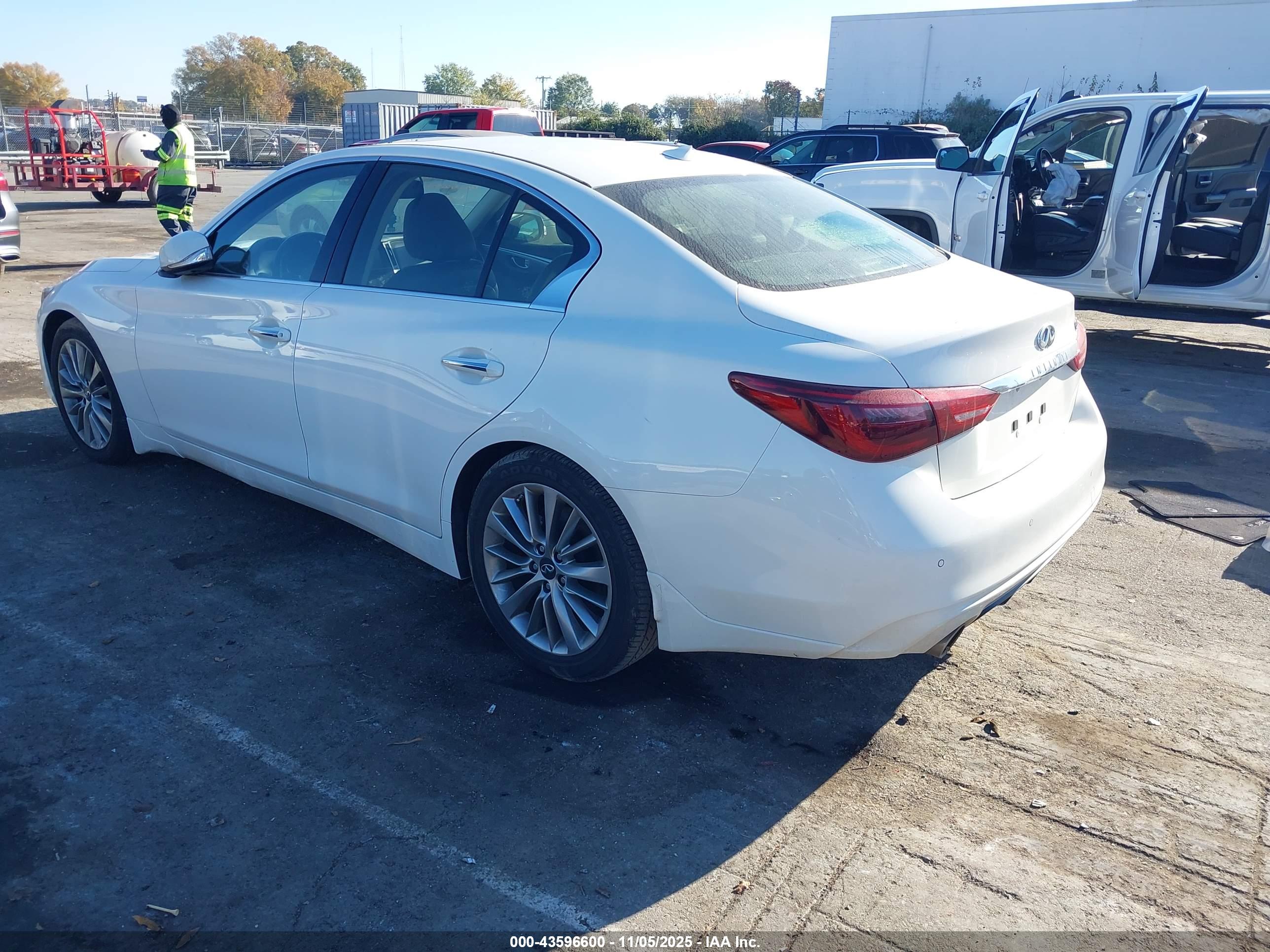 INFINITI Q50 image 3