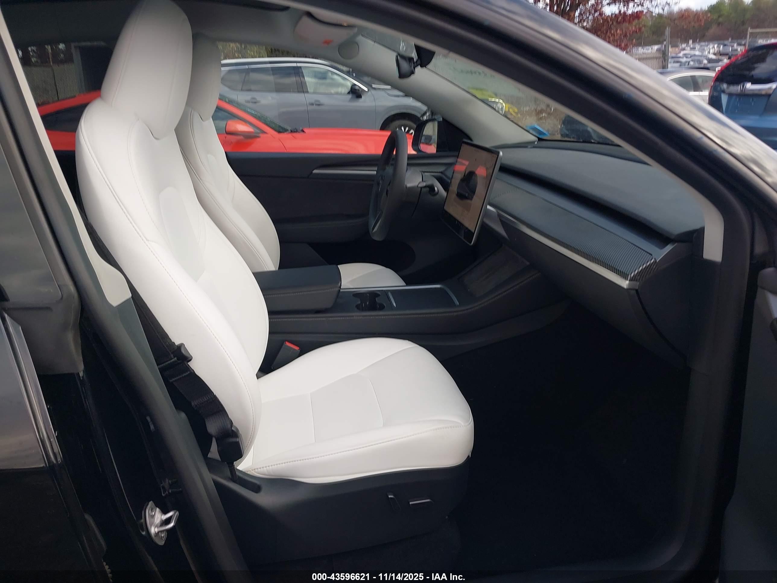 TESLA MODEL image 5