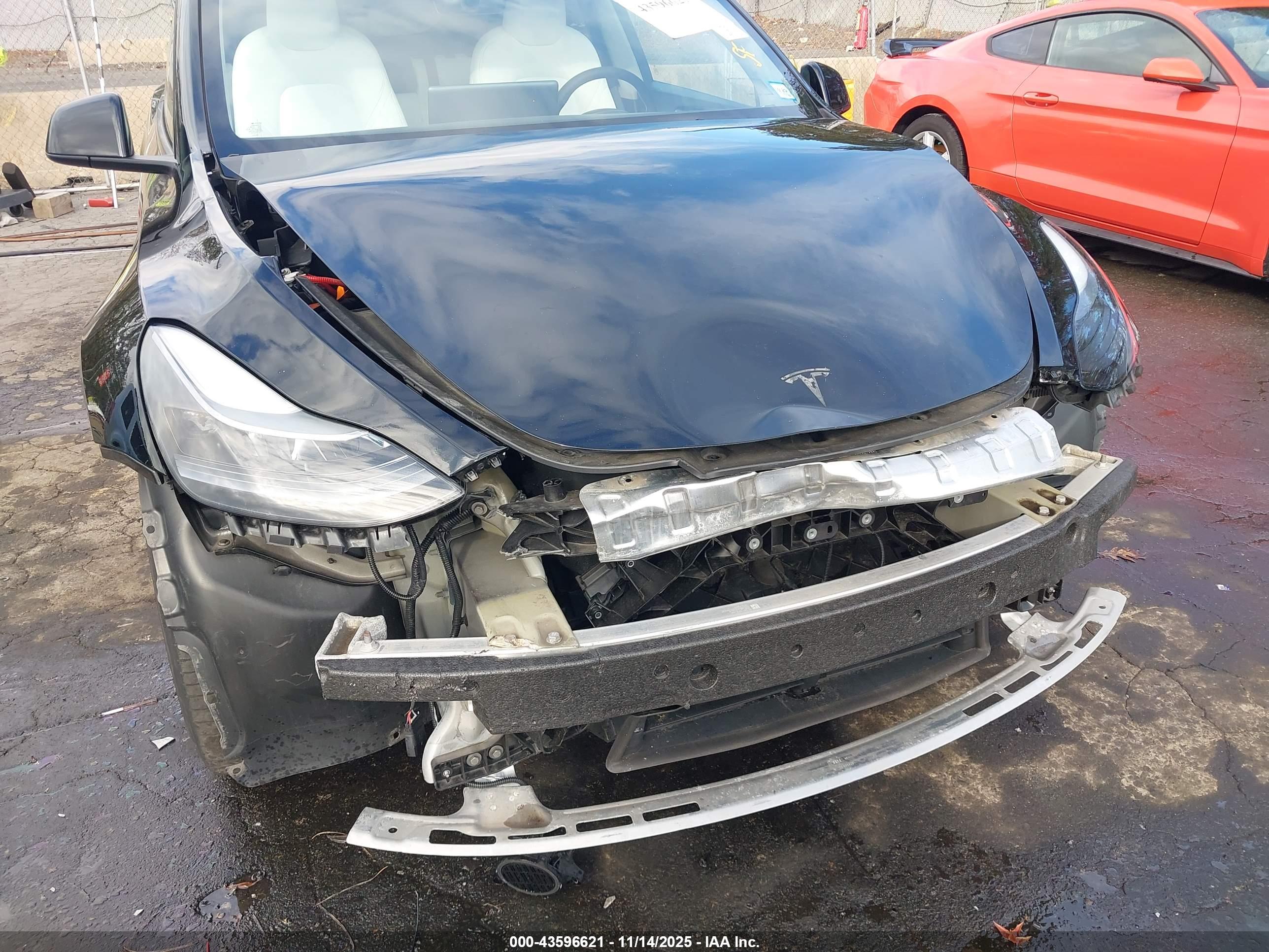TESLA MODEL image 6