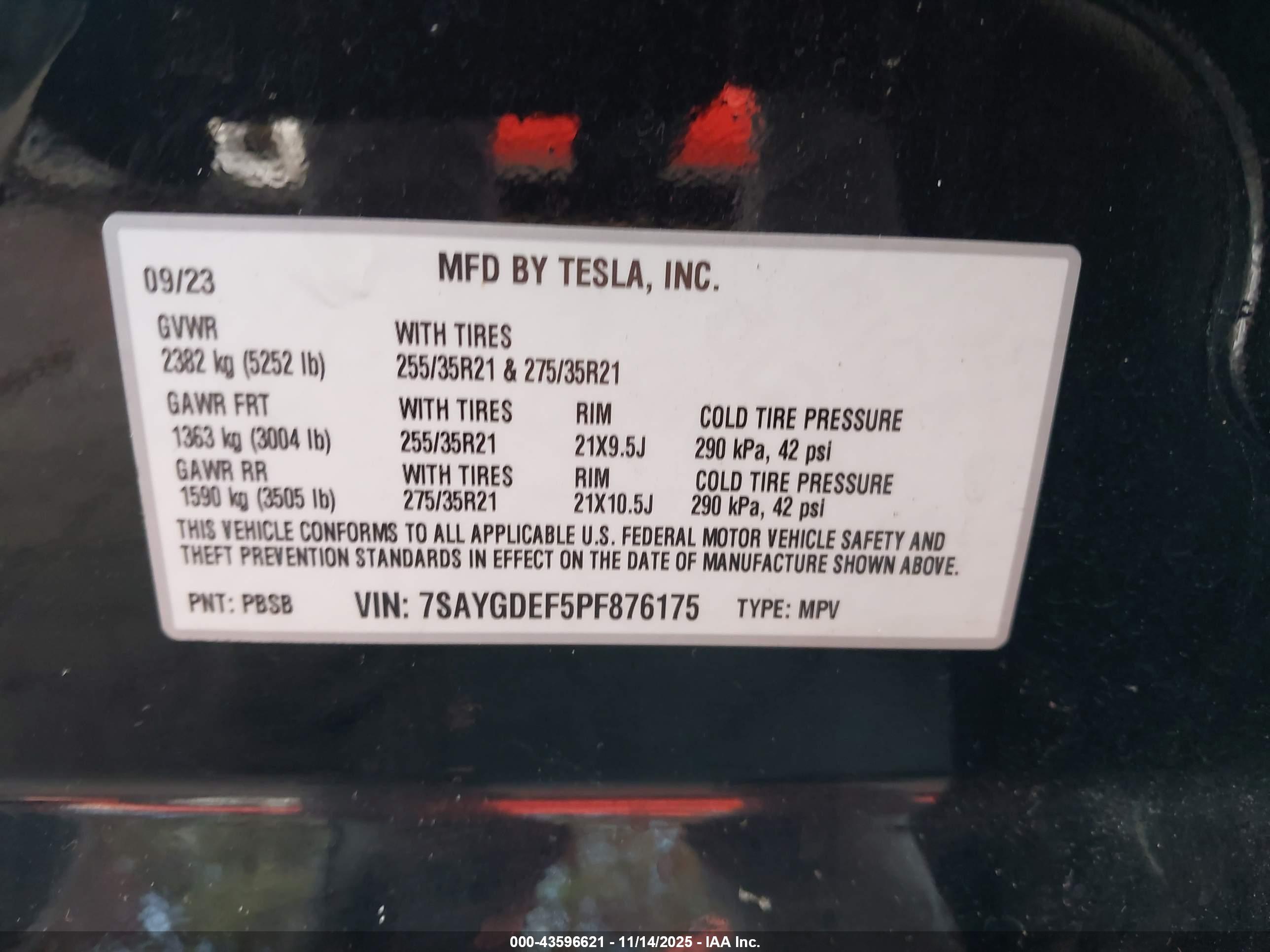 TESLA MODEL image 9