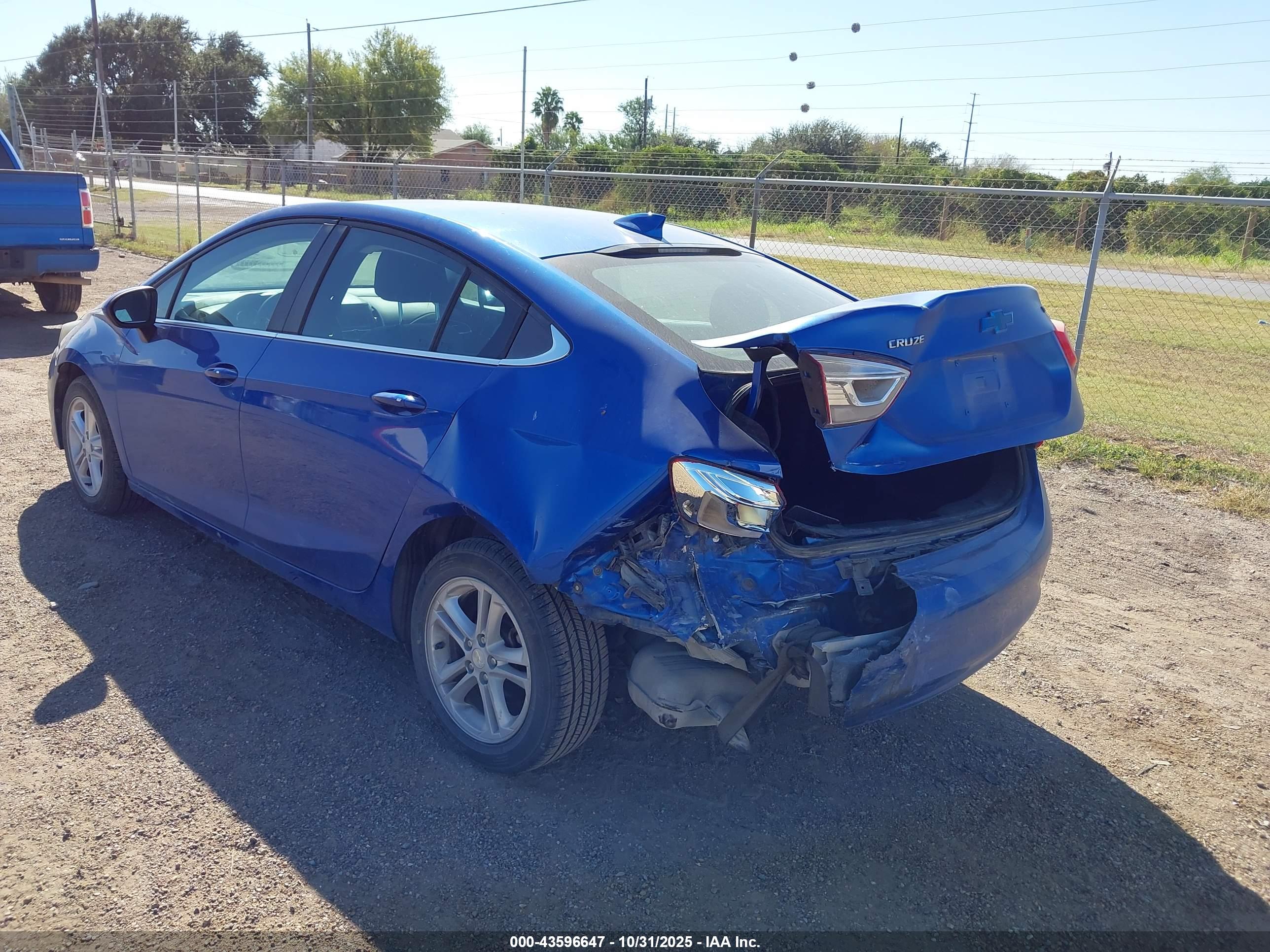 CHEVROLET CRUZE image 3