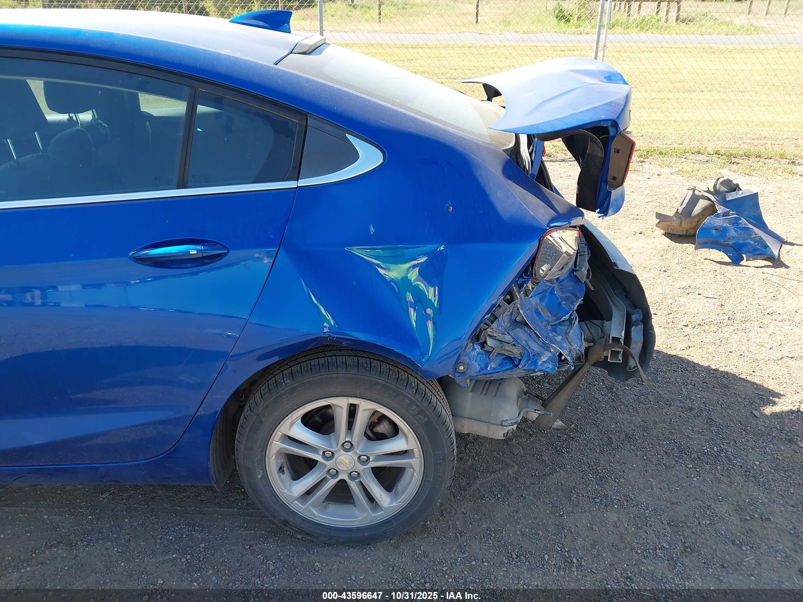 CHEVROLET CRUZE image 6