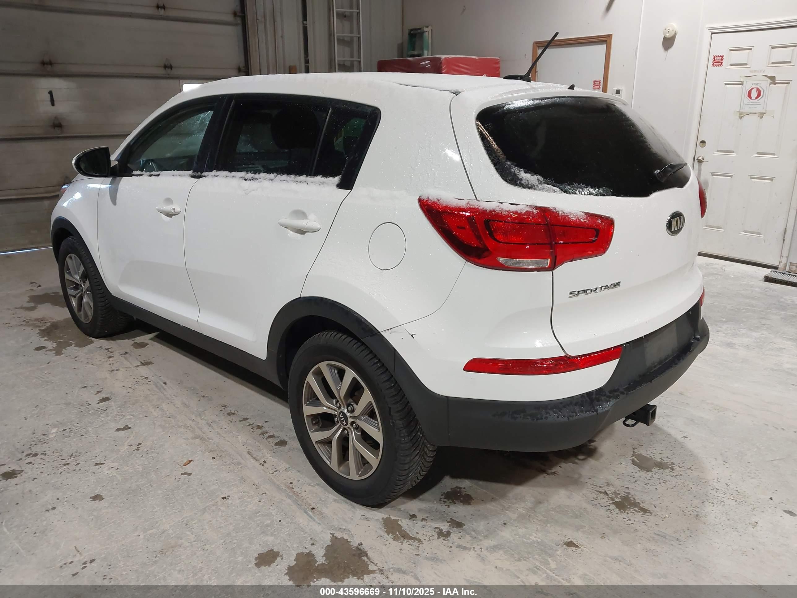 KIA SPORTAGE image 3
