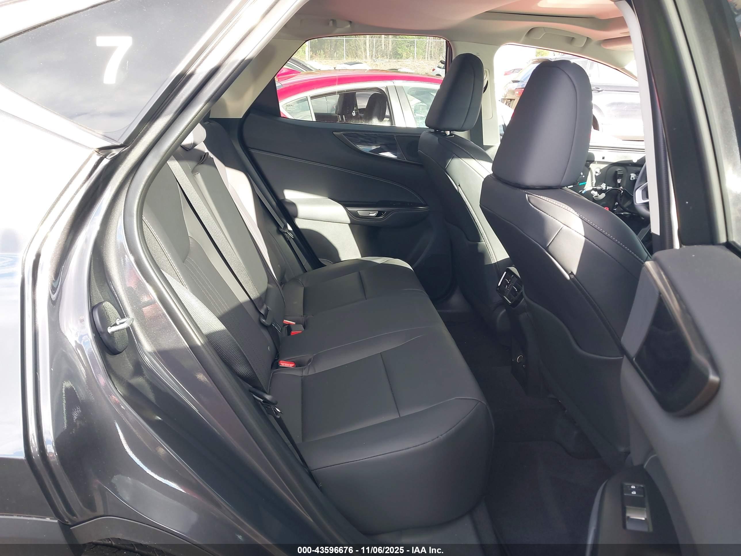 LEXUS NX image 8