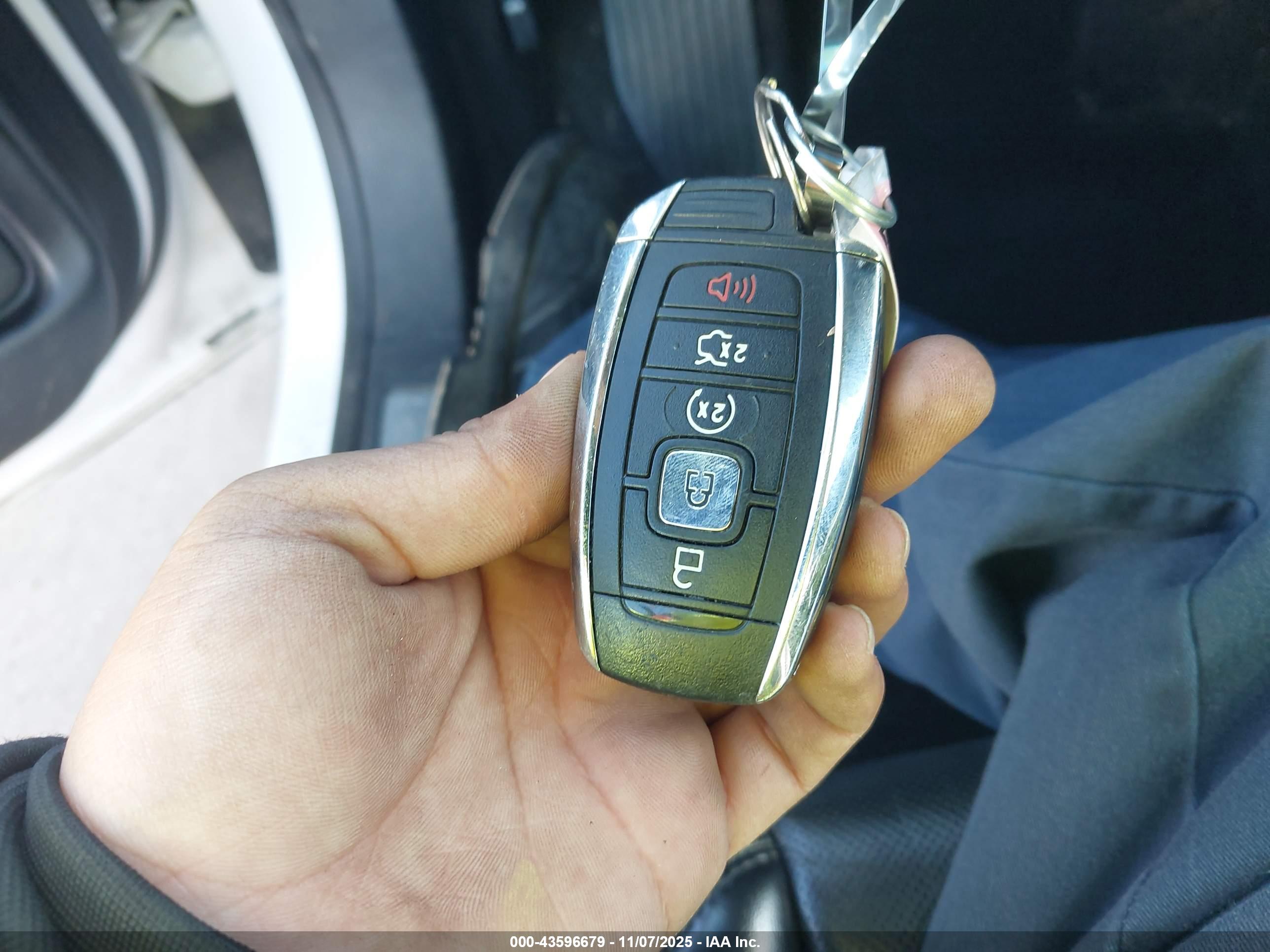 LINCOLN MKZ image 11