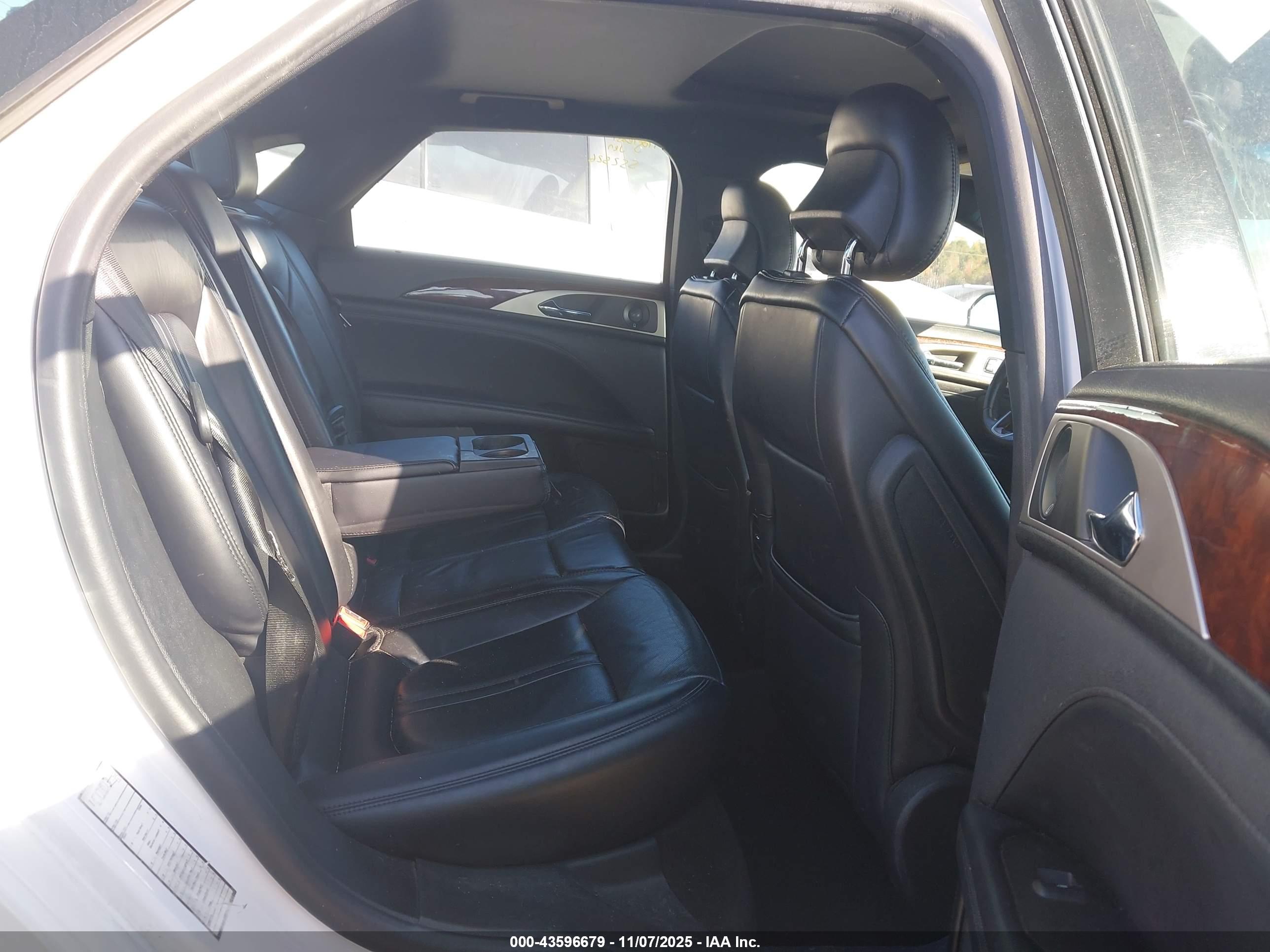 LINCOLN MKZ image 8