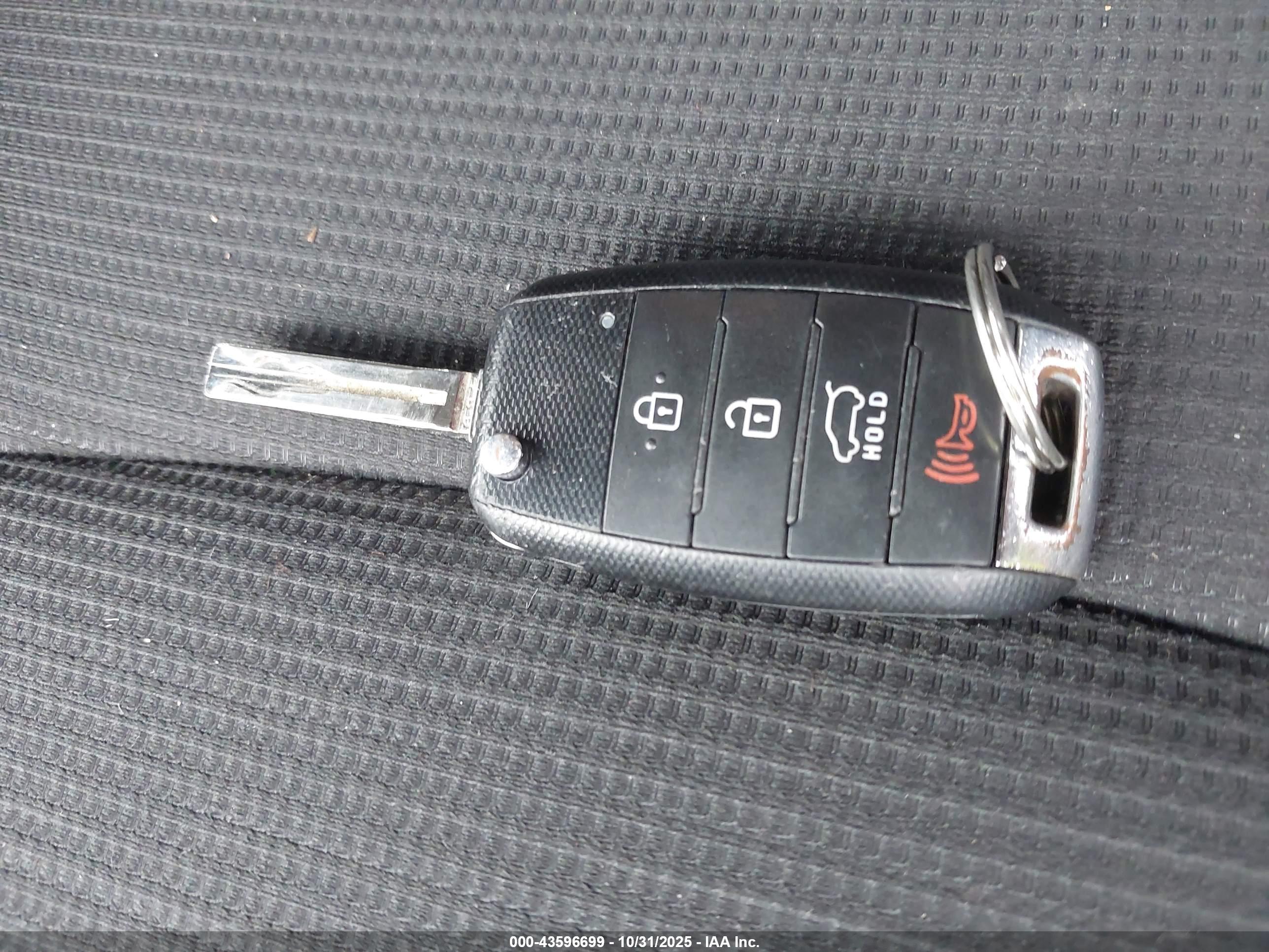 KIA SORENTO image 11