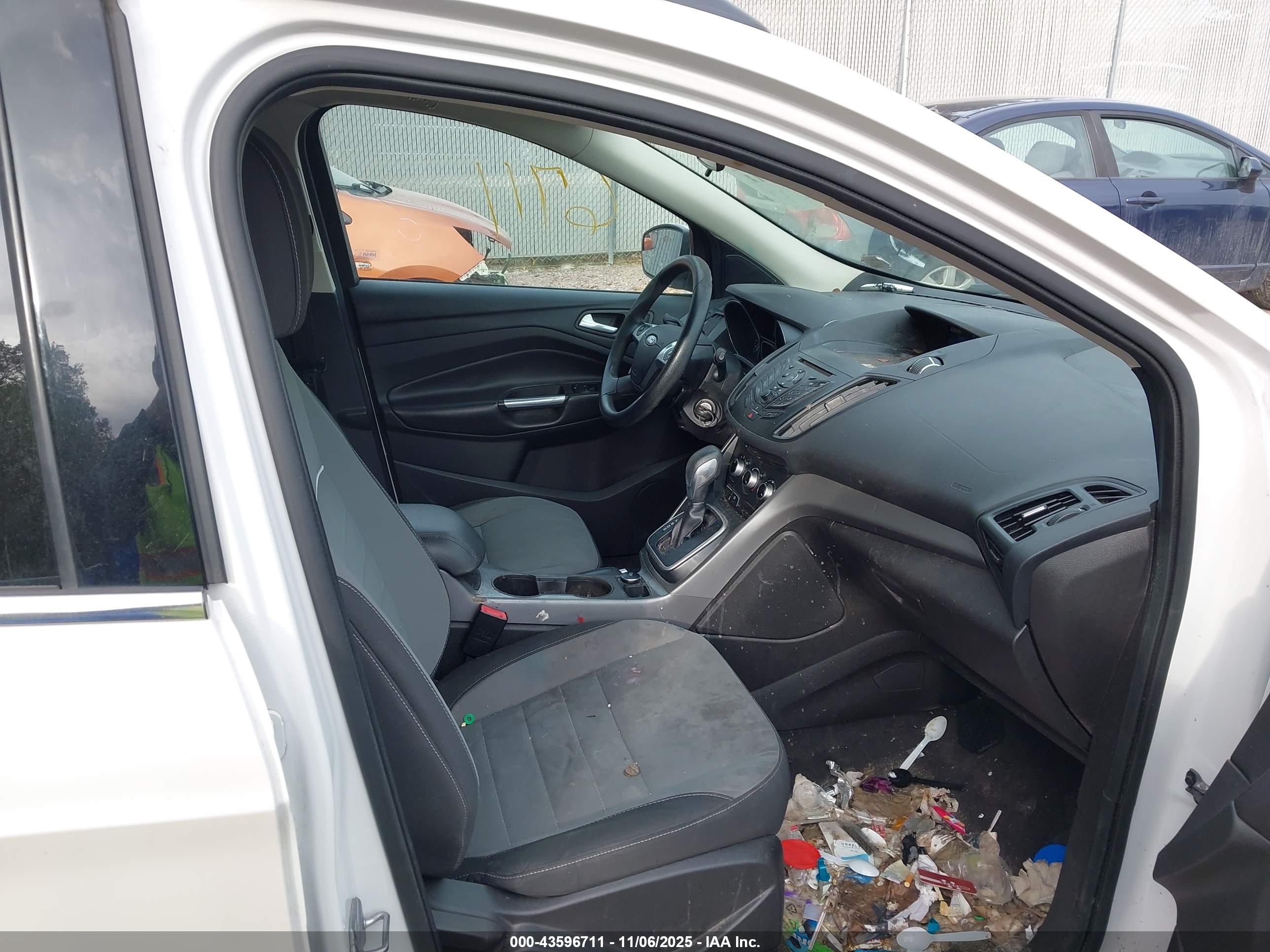 FORD ESCAPE image 5
