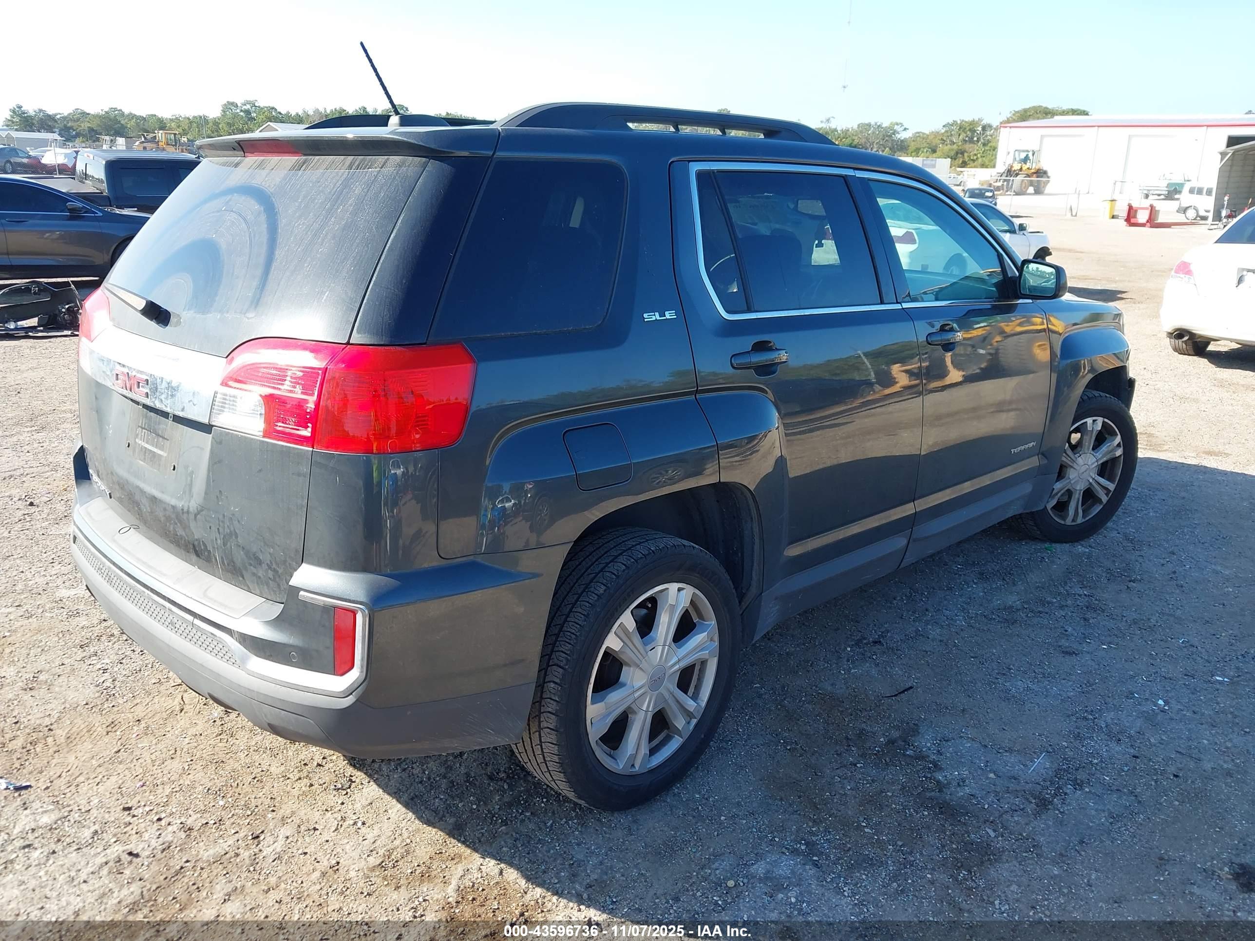 GMC TERRAIN image 4